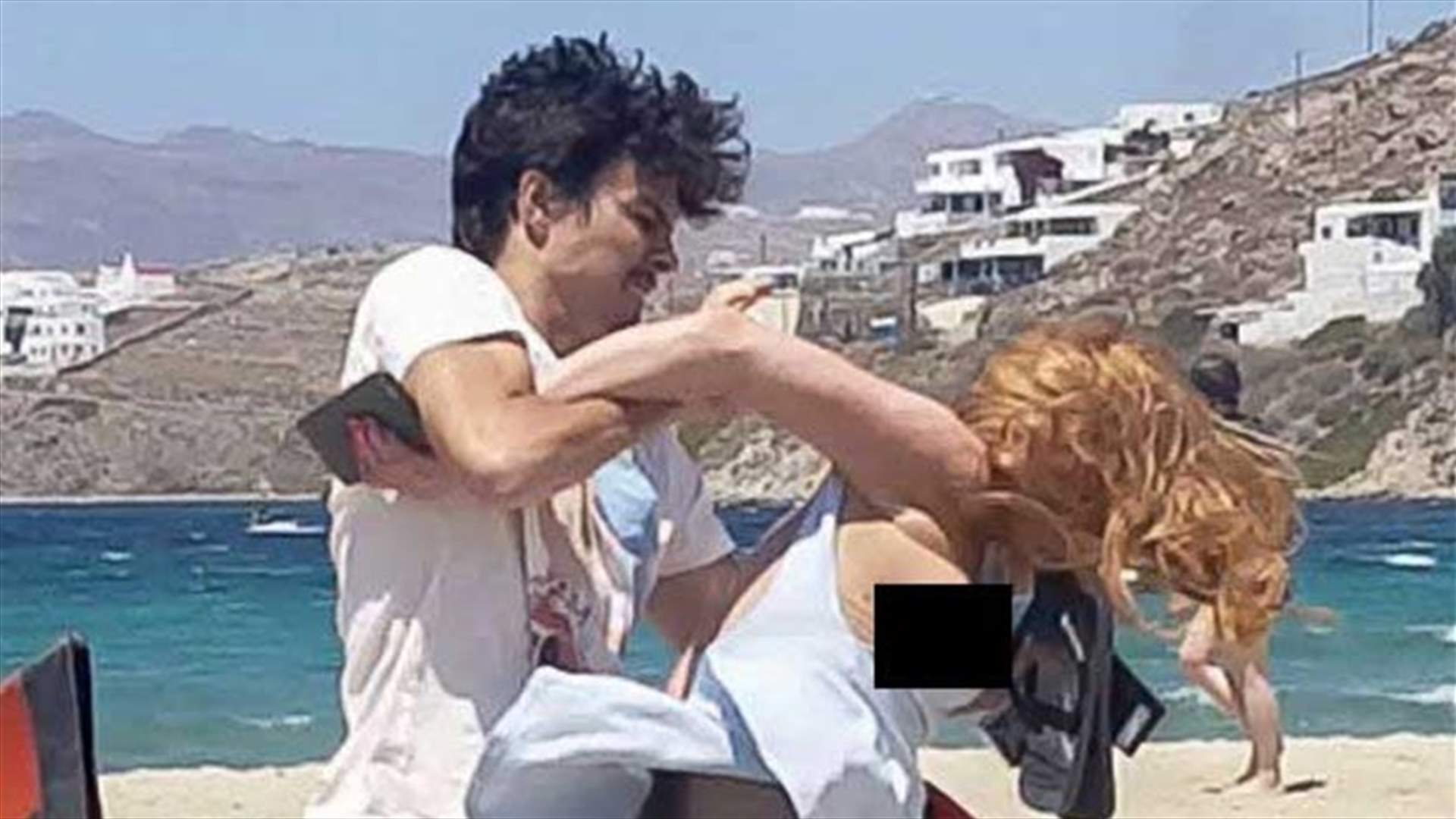 بالفيديو: نجمة تتعرّض للضرب في ميكونوس على يدّ خطيبها الملياردير الروسي!