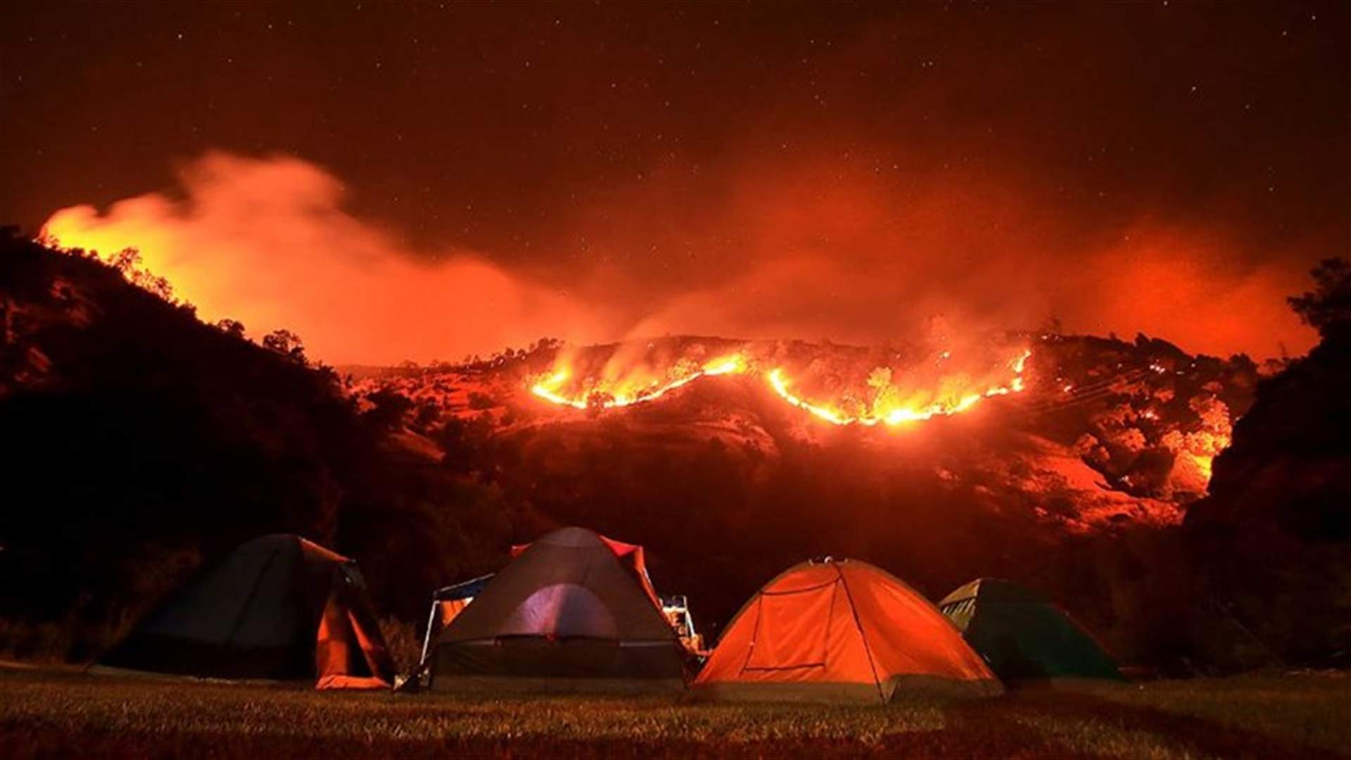 حريق كاليفورنيا المستمر منذ 3 أسابيع... يهدد مئات المنازل