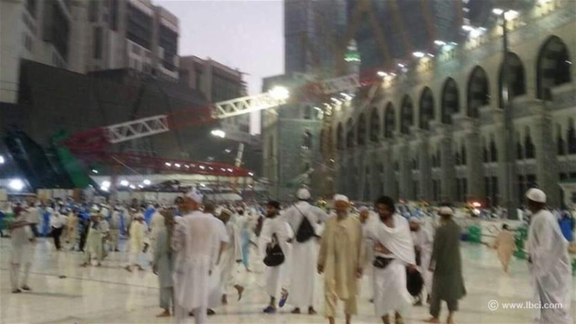 بدء محاكمة 14 متهما في قضية سقوط الرافعة بالحرم المكي 