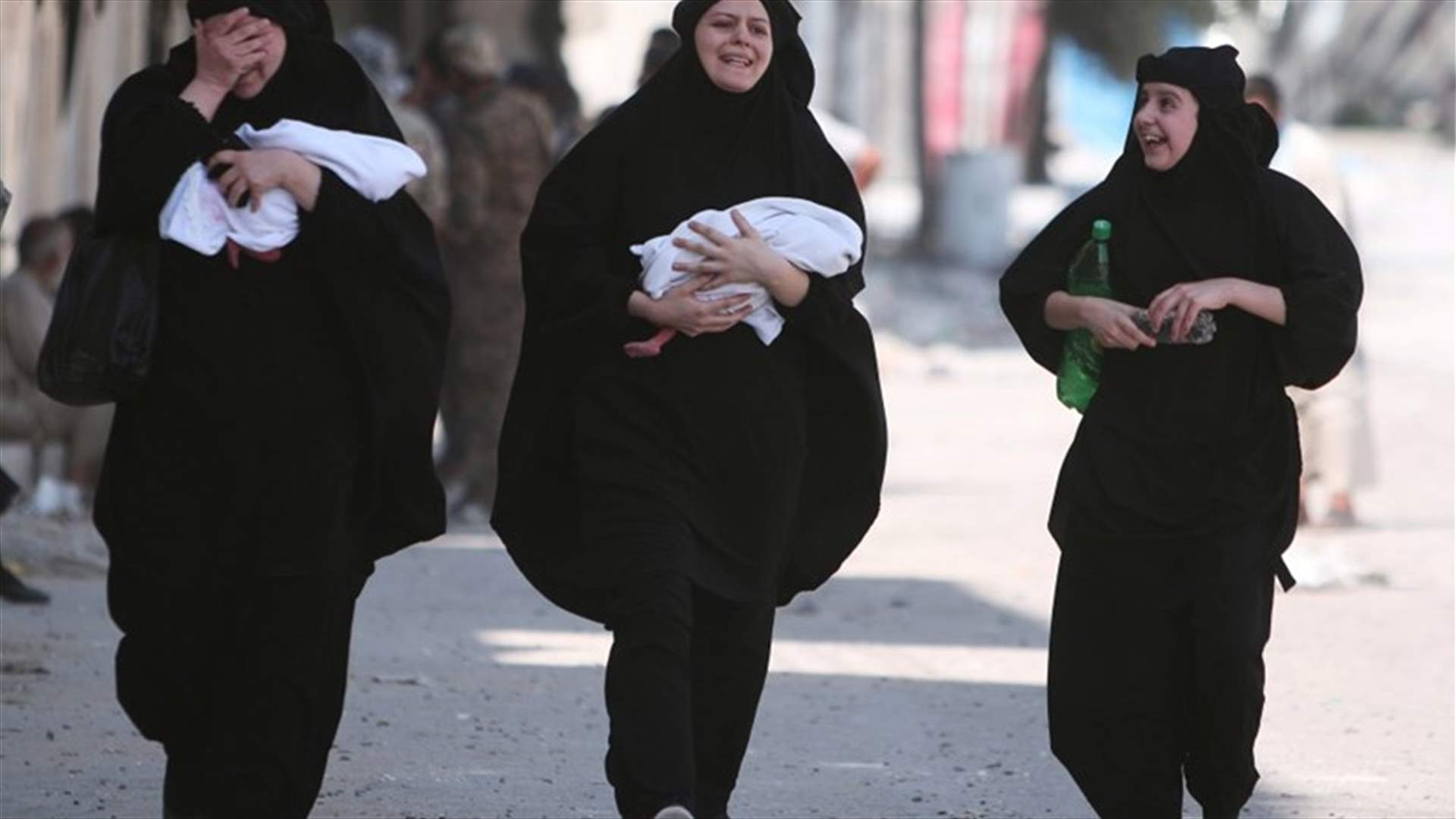 Thousands return to Manbij after IS militants flee city