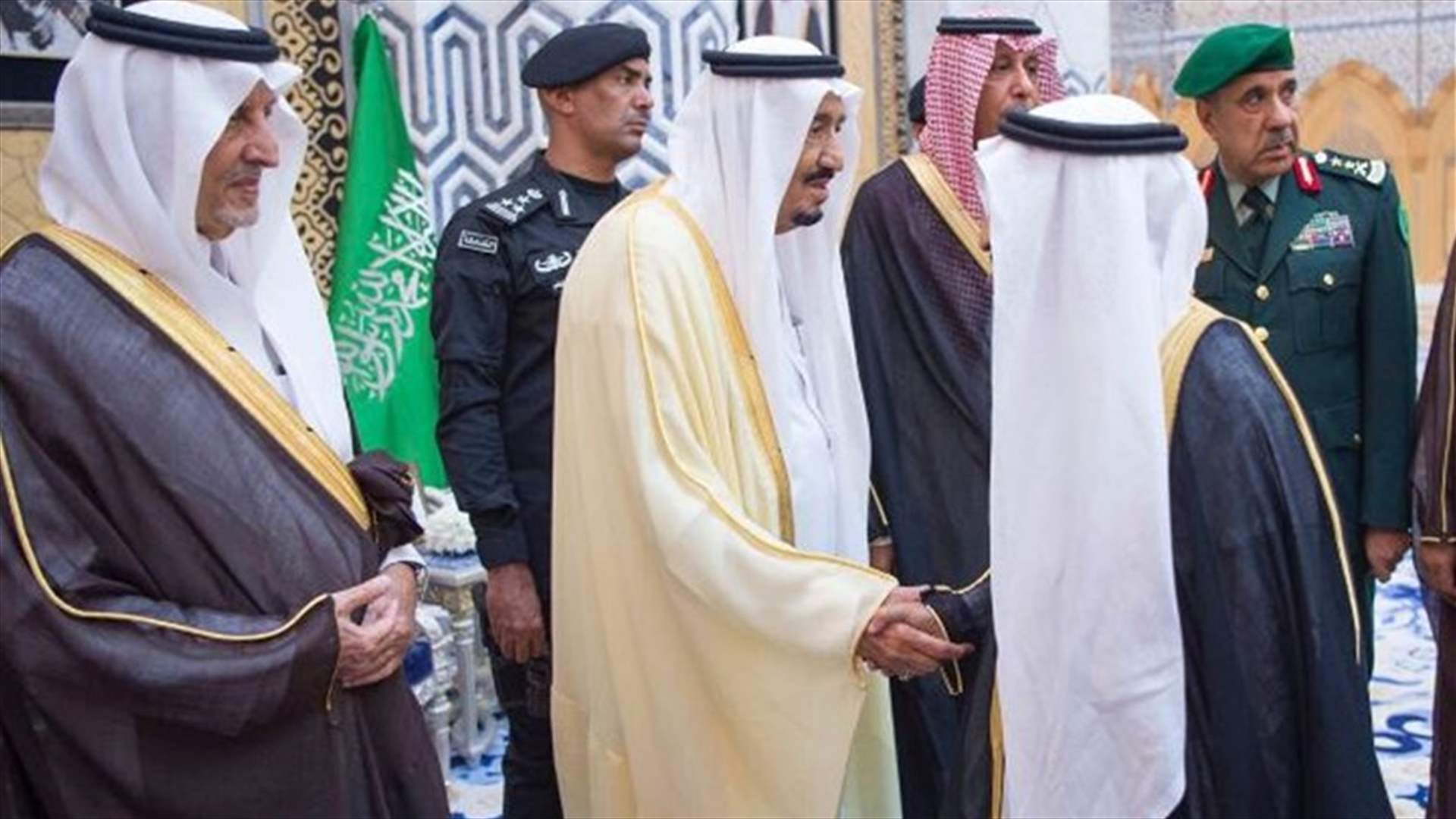 العاهل السعودي يعود لبلاده ويمنح مكافأة للمشاركين في القتال باليمن