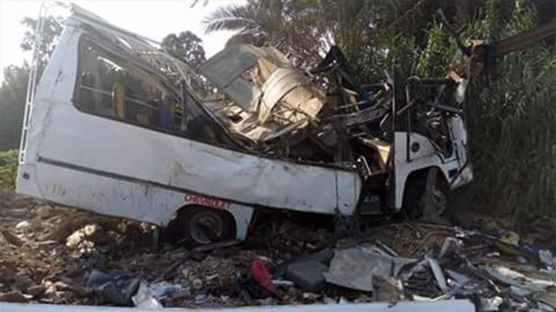 17 قتيلا في اصطدام حافلتين في مصر