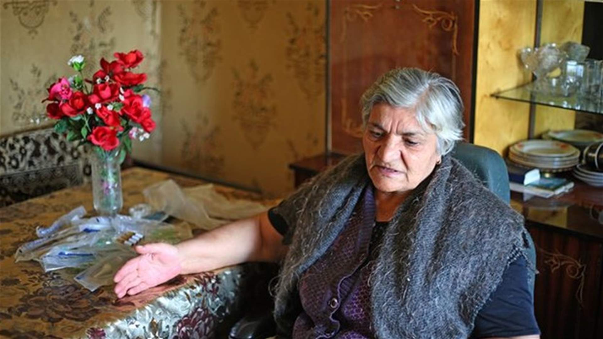 احتجزت داخل منزلها منذ 10 سنوات... وجيرانها السبب!