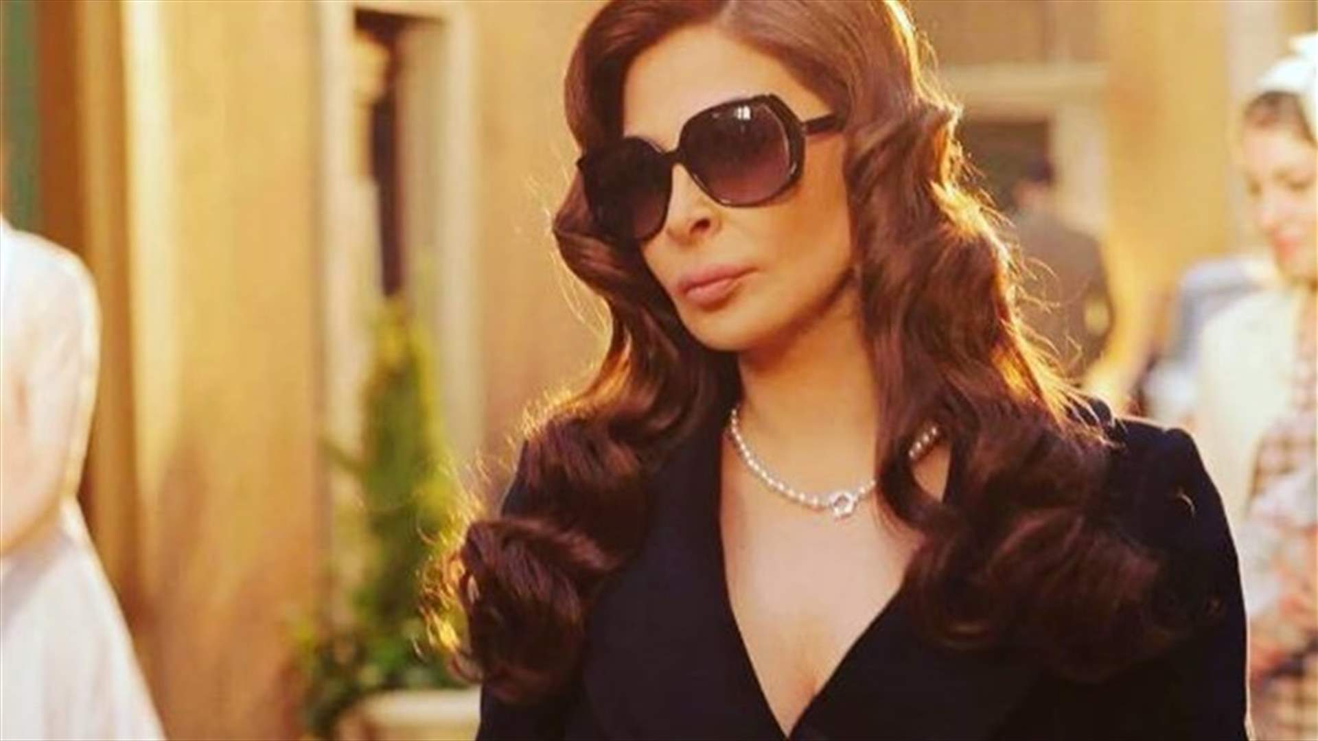 بعد مذيعة الـCNN.. إليسا تبكي أيضاً