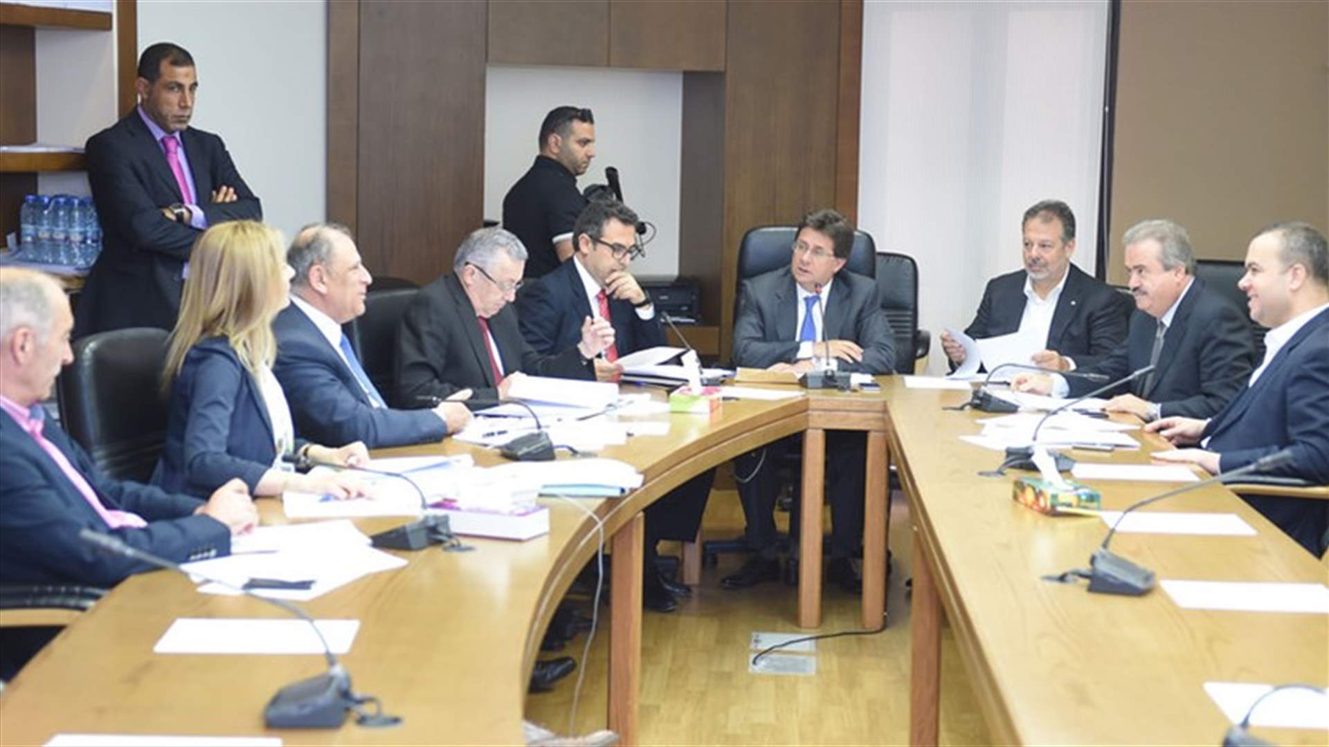 إرجاء اجتماع لجنة المال والموازنة المخصص لملف النفايات الى الاثنين