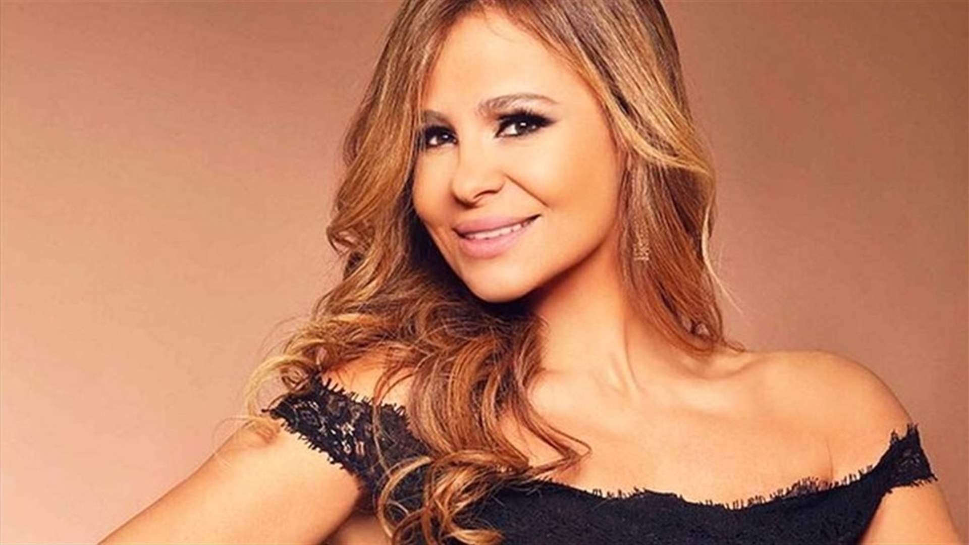 بالفيديو: كارول سماحة دون مكياج وتتحضّر لحدث دوليّ كبير... 