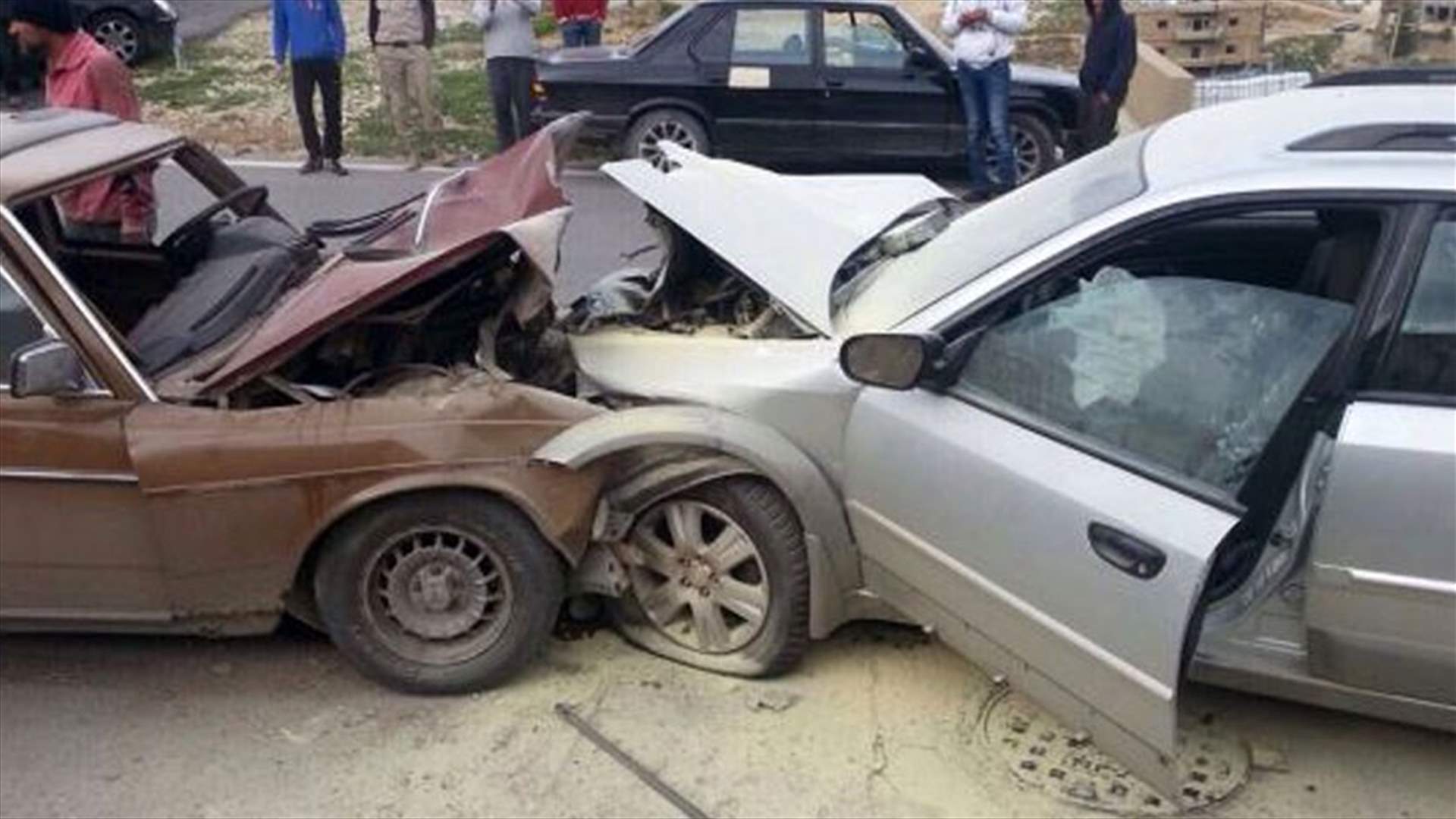 جرحى في حادث سير على أوتوستراد عمشيت 