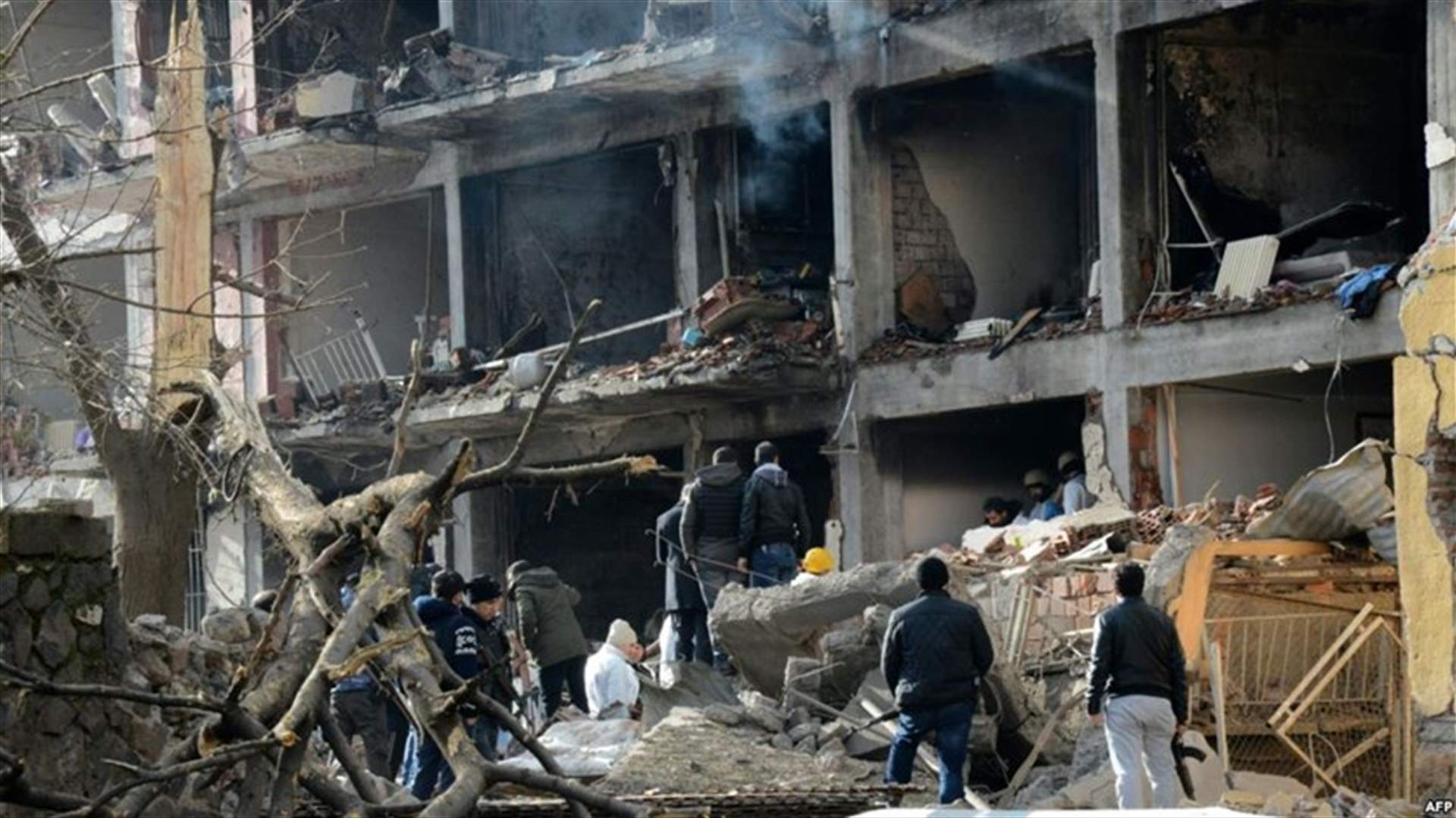 اطلاق صواريخ على مطار ديار بكر التركي