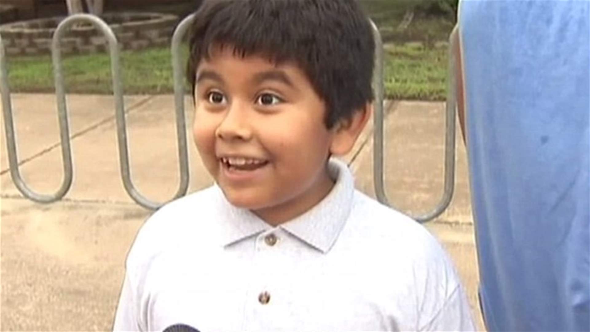 بالفيديو: الطفل &quot;الأكثر حماساً&quot; للعودة إلى المدرسة