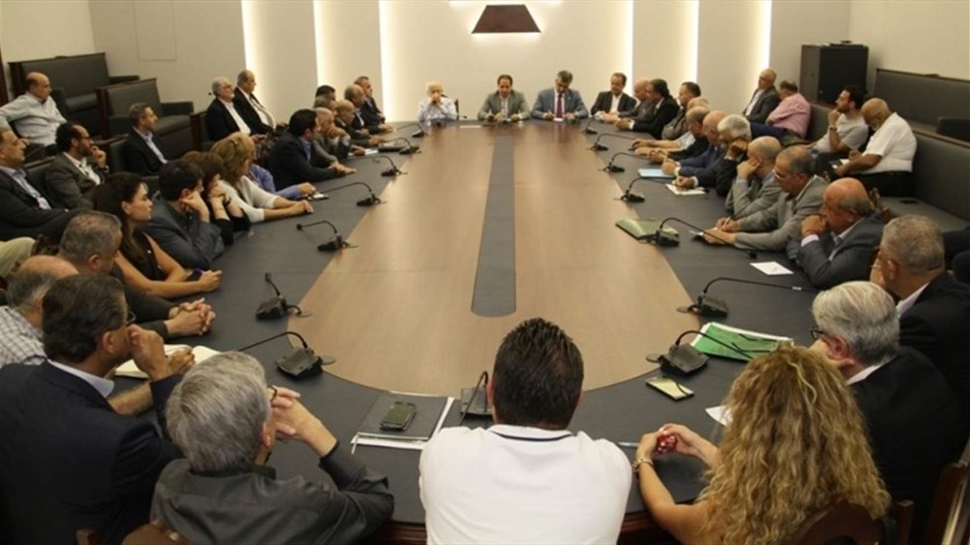 الكتائب: دعوة للاتحادات والبلديات لعقد جلسة الأربعاء المقبل