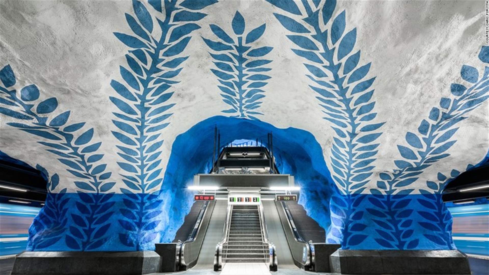 [PHOTOS] Beauty Of Deserted Subway Stations In The Eyes Of Forsyth