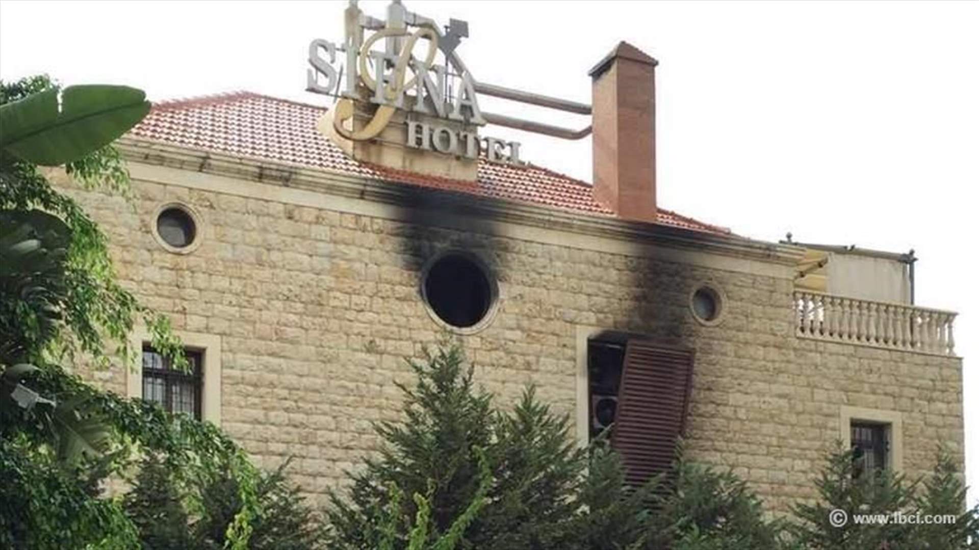 [PHOTOS] Fire breaks out at a hotel in Maamltein, no casualties  