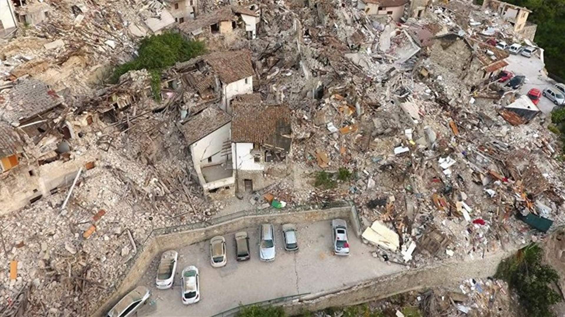 بالصورة - شارلي إيبدو تعود الى الواجهة... وهذه المرة من باب إيطاليا 