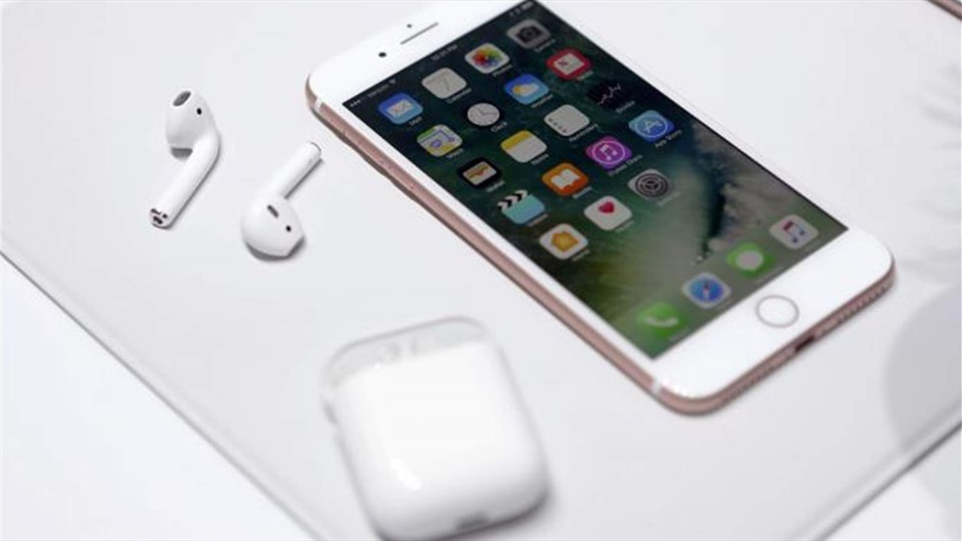 [PHOTOS] Apple unveils iPhone 7 but some still waiting for iPhone 8