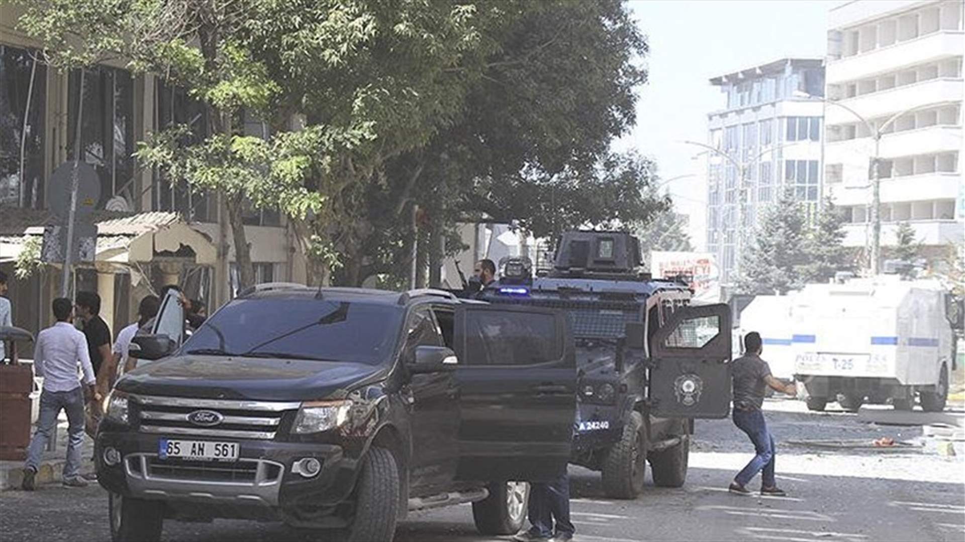 Car bomb targets government buildings in eastern Turkish city