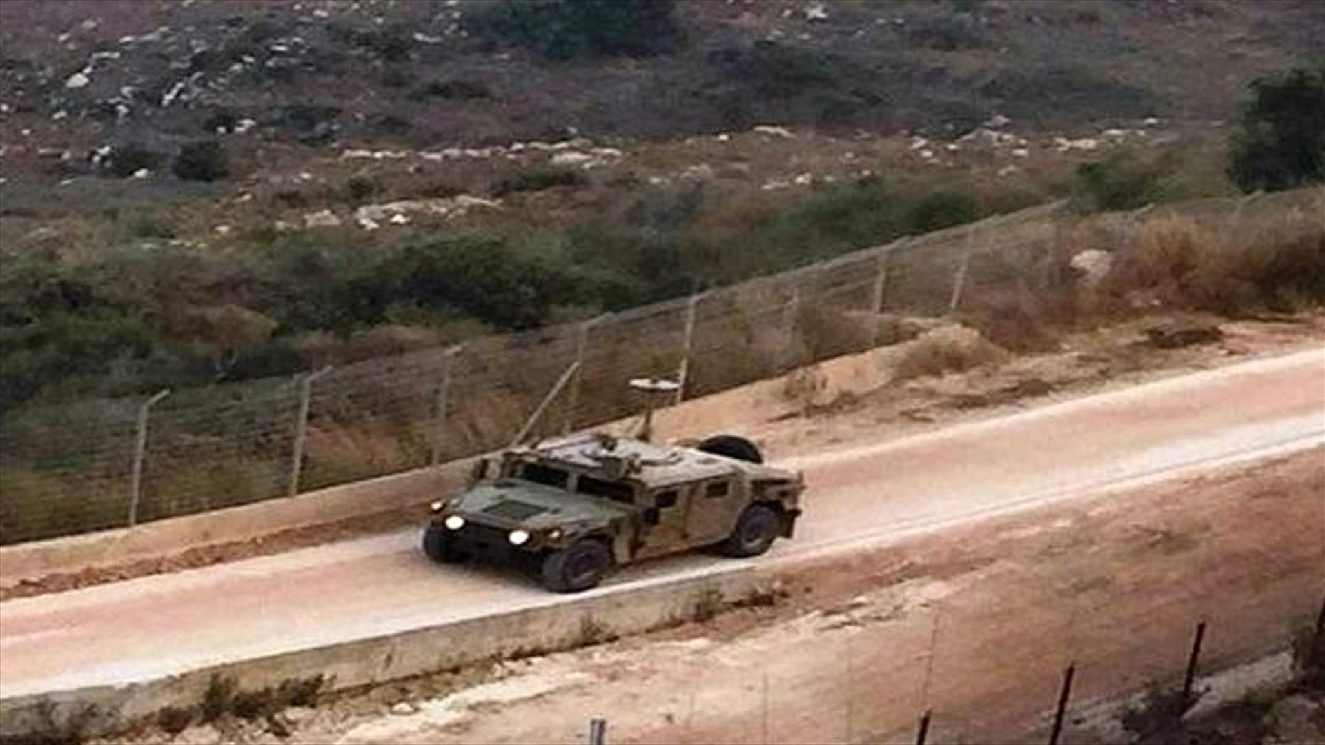 دوريات مدرعة إسرائيلية في محور المطلة الوزاني