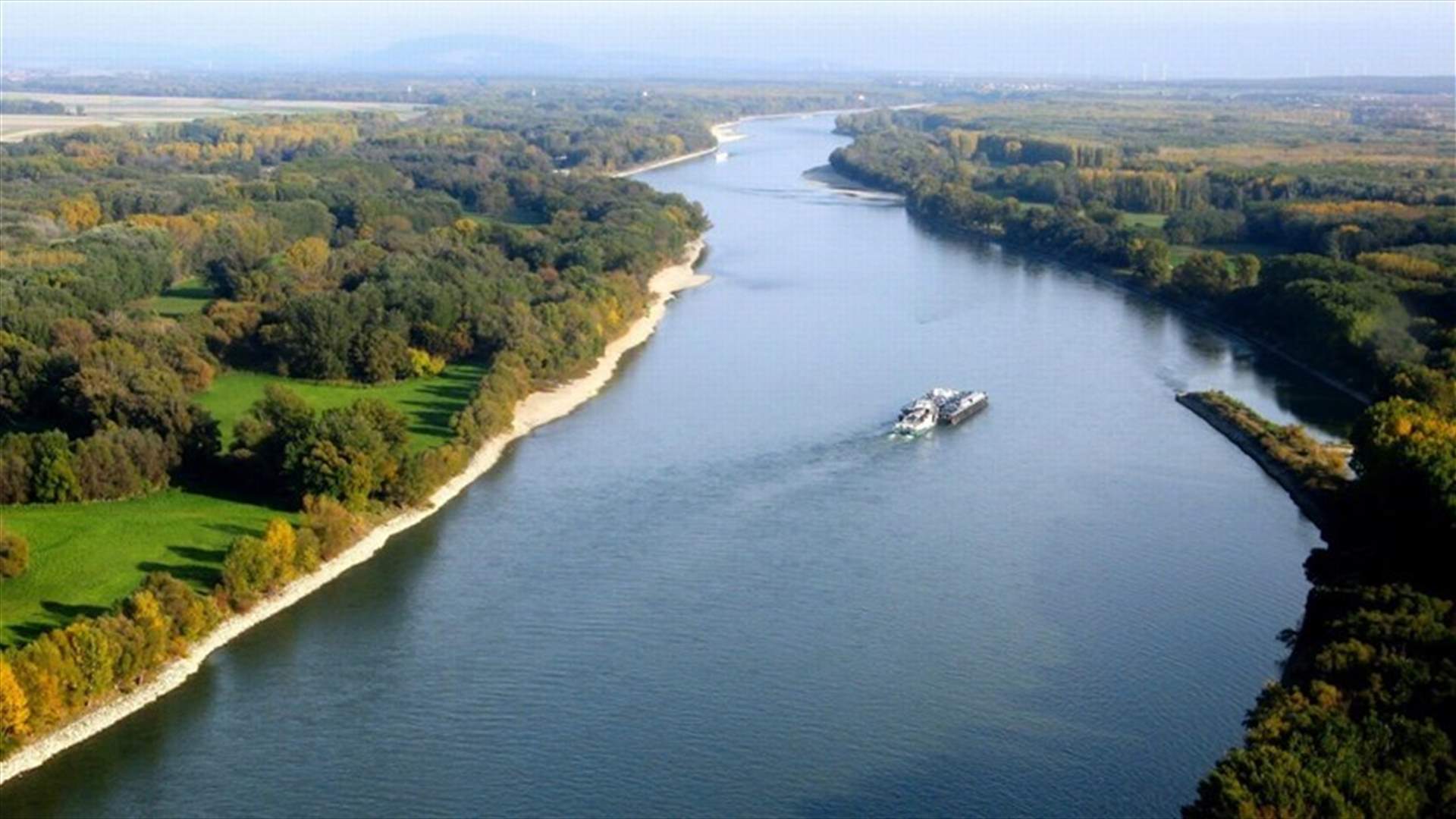 Iraqi child drowns when boat sinks in Bulgarian Danube