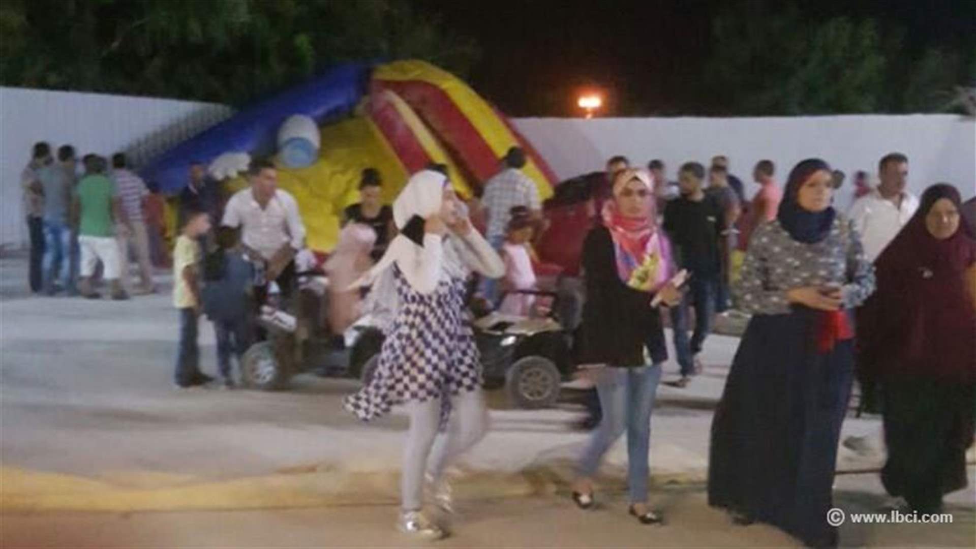 إصابة  8 أطفال بانقلاب لعبة هوائية في حديقة ملاه في طرابلس