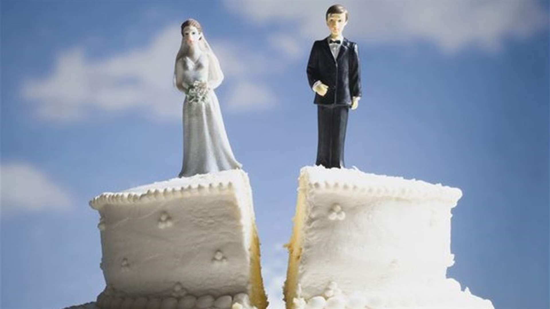 ماذا طلب منها خطيبها حتّى ألغت زواجها منه؟