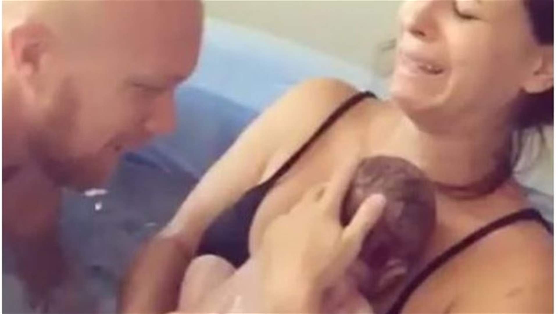 17 مليون مشاهدة لفيديو امرأة تنجب تحت الماء!