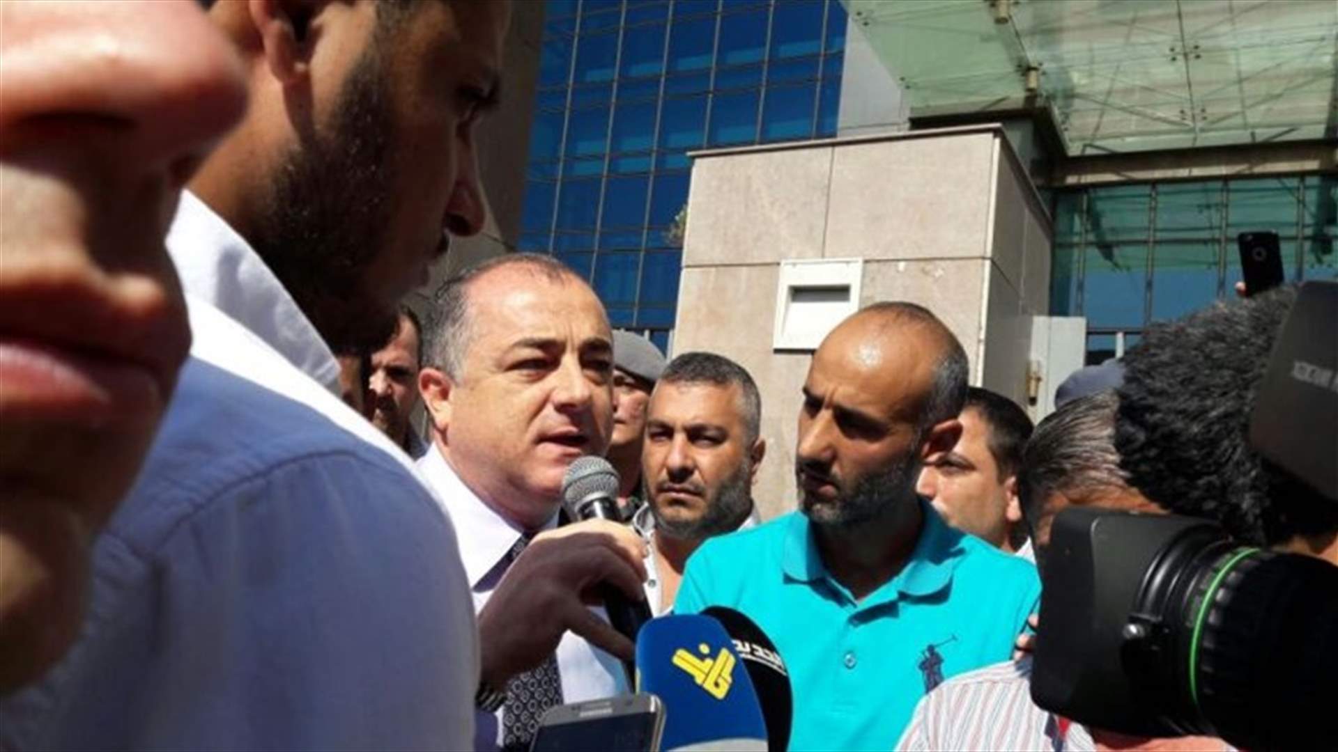 بو صعب خلال اعتصام للناجحين بمجلس الخدمة لوظيفة استاذ ثانوي: المرسوم وقع ونعمل على التحاقكم بكلية التربية