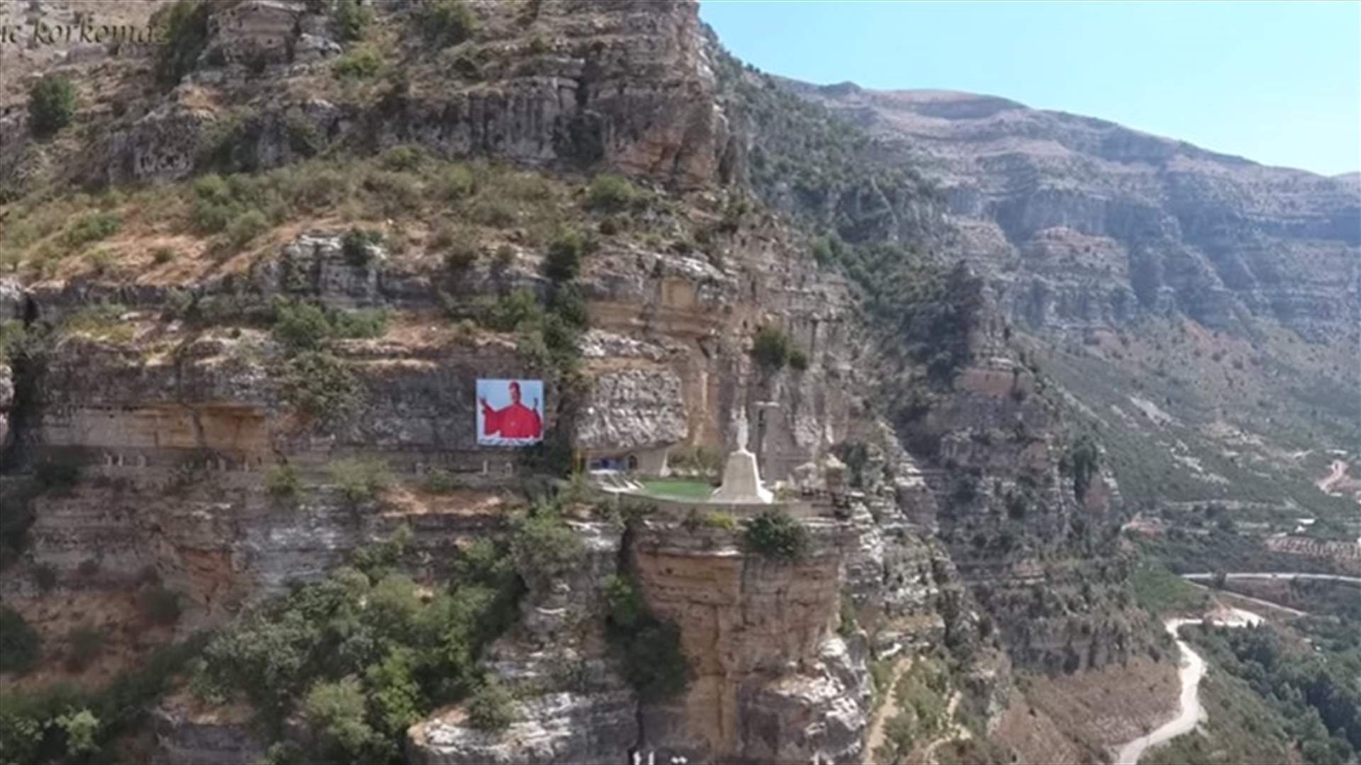 العاقورة في لوحة رائعة ....وكنائسها تشهد على قدم مسيحيتها