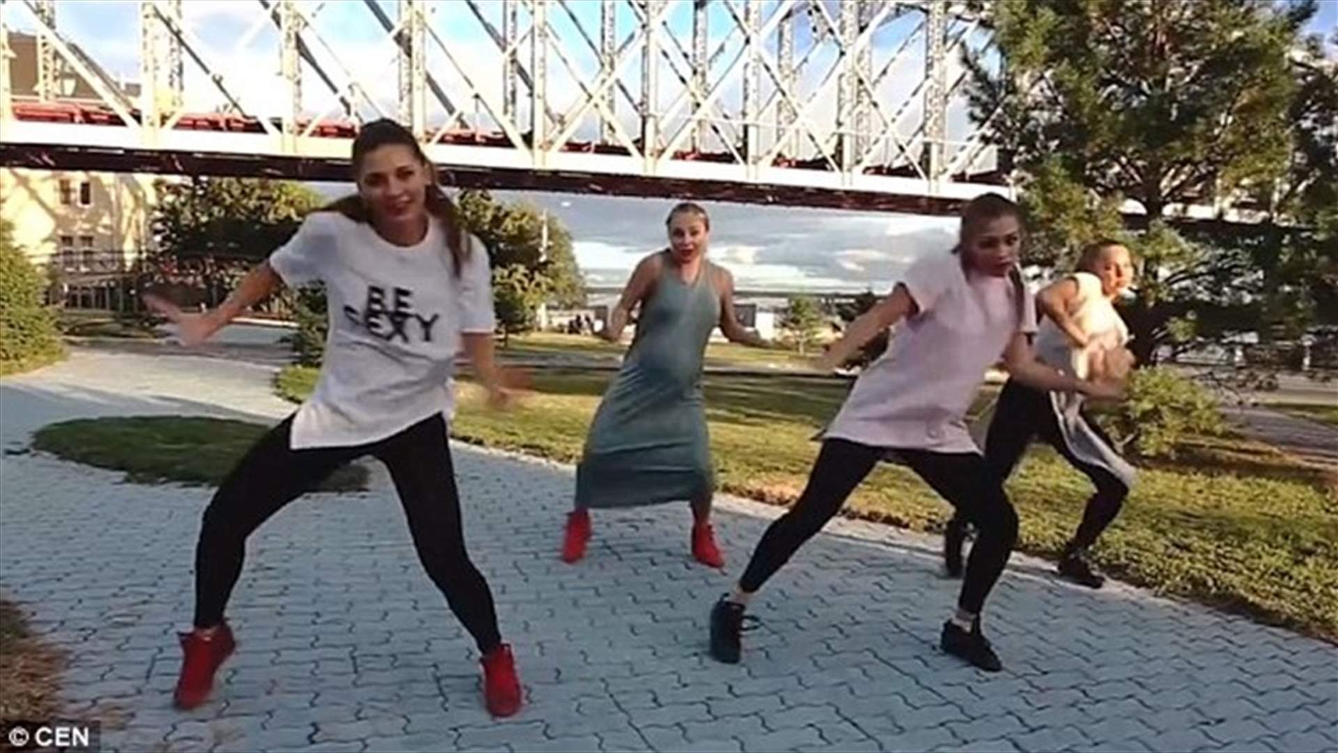 بالفيديو: سيدة حامل تقدّم رقصة توريك... وتشعل الانترنت 