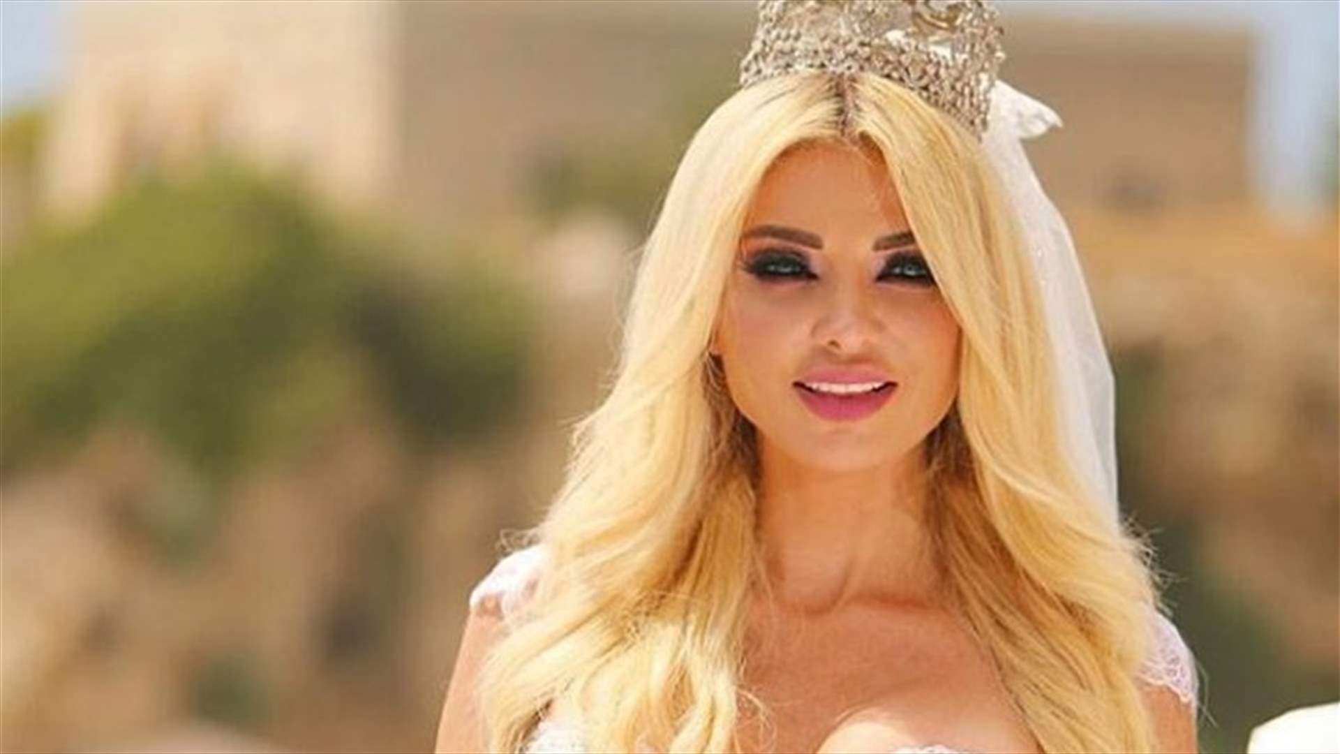 بالصورة: ميريام كلينك تنشر مقطع فيديو جريء وتسأل: أين حمالة صدري؟