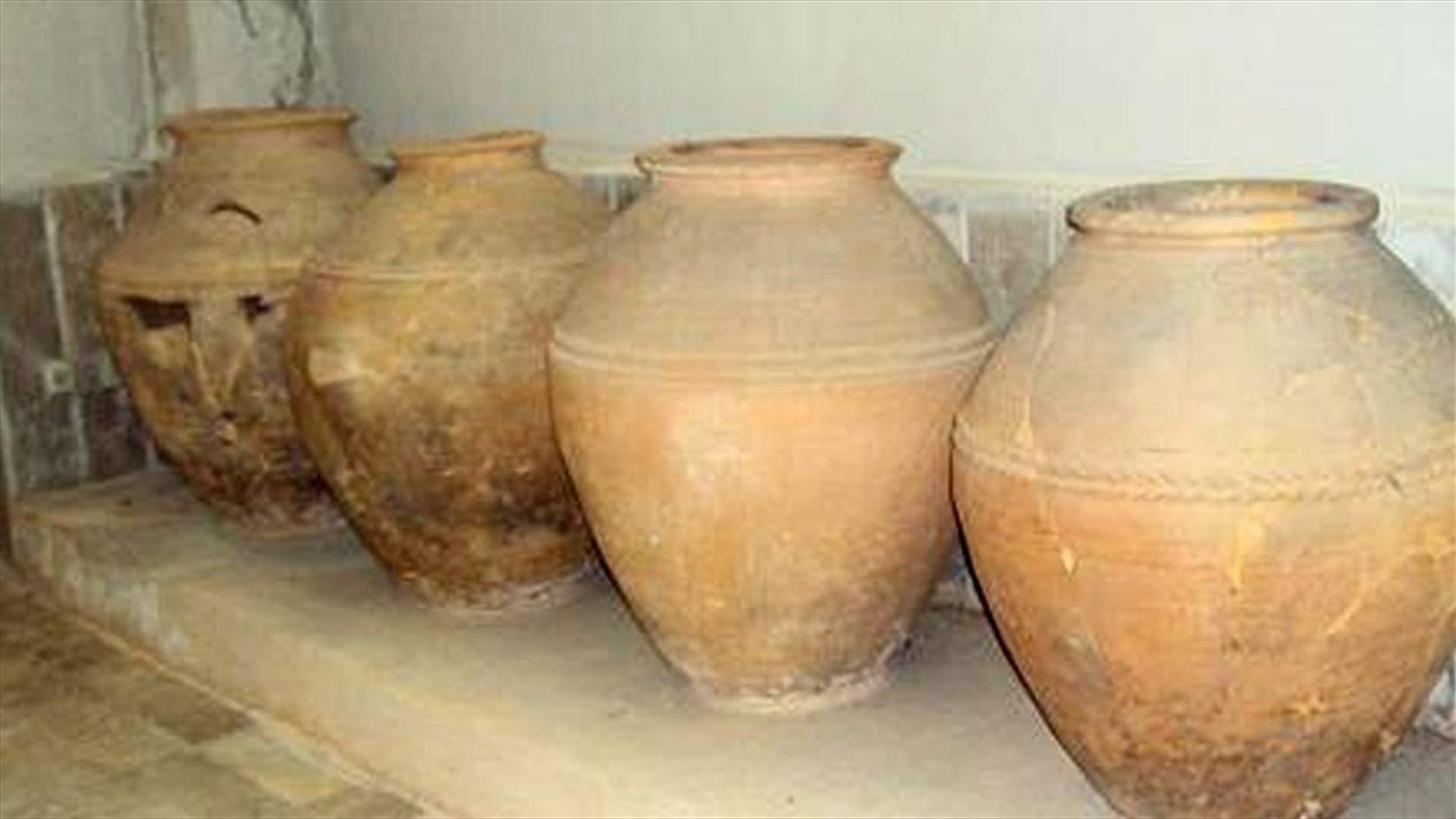 هياكل عظمية وجماجم وفخاريات ومدافن... في شبطين