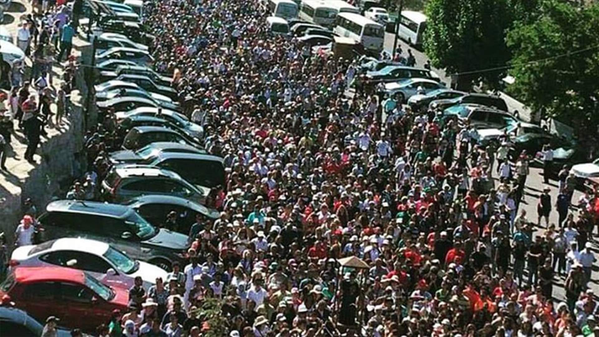 موعد مع القداسة في 22 من كل شهر... تظاهرة إيمانية في دير مار مارون عنايا