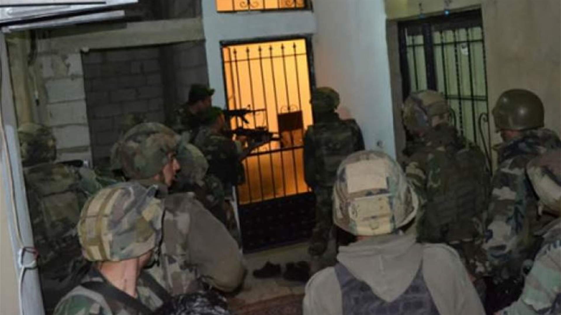 بالصور: مداهمات للجيش عند مدخل مخيم برج البراجنة