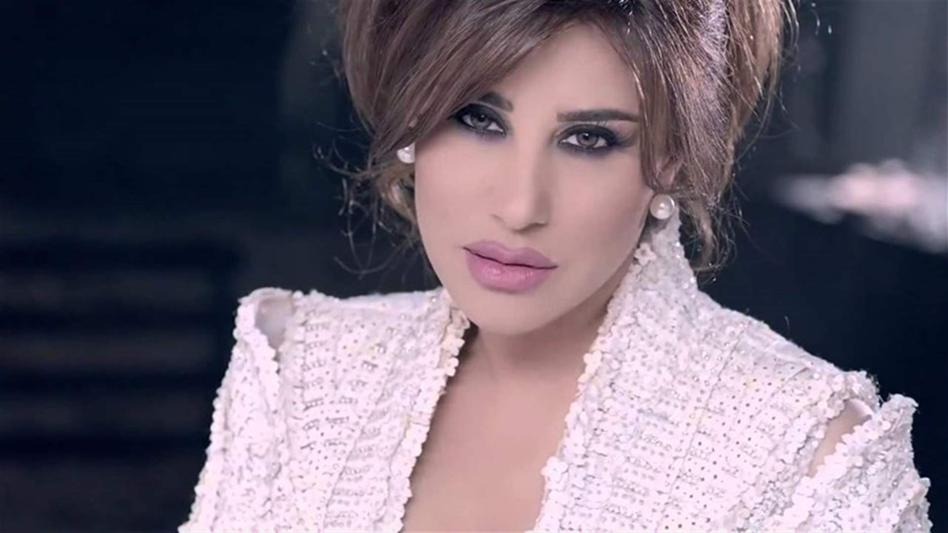 بالصور: أجمل إطلالات نجوى كرم لصيف 2016