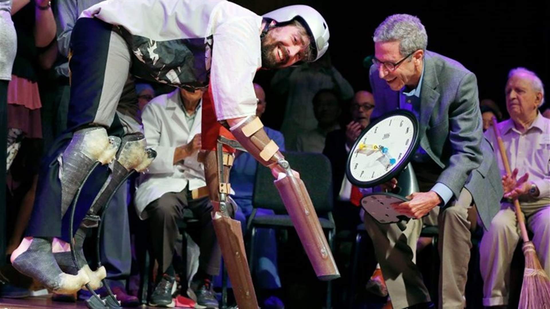 "جائزة نوبل للحماقة"... هذا هو أبرز الفائزين!