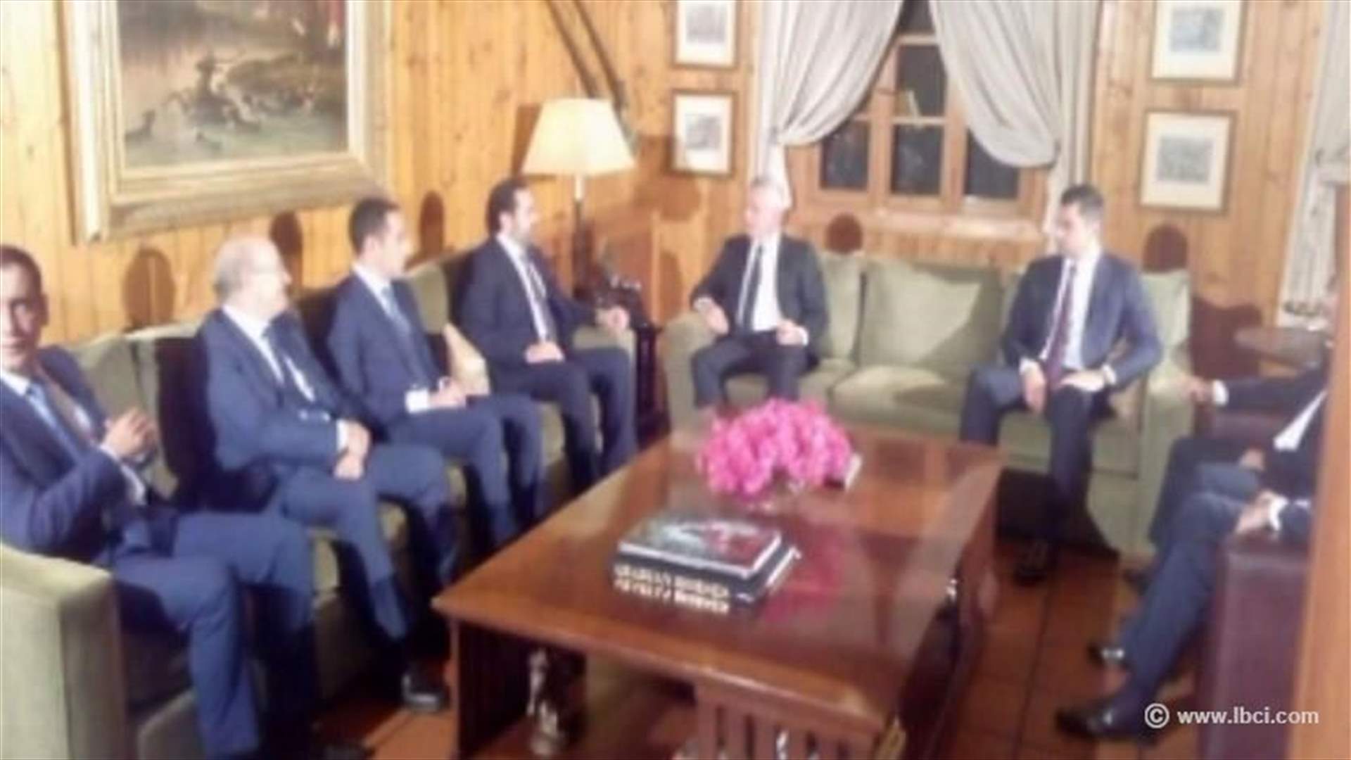 Hariri meets with Frangieh in Bnachii