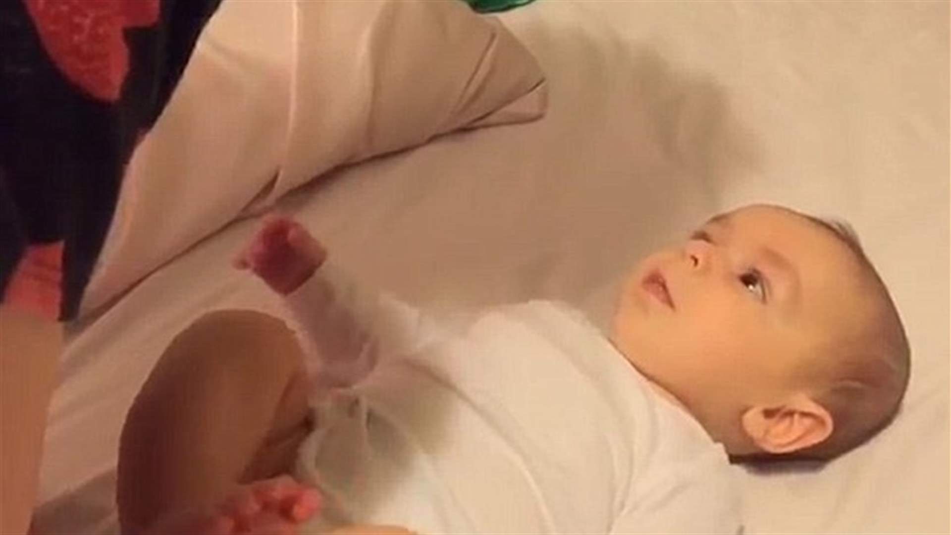 بالفيديو: طفل في عامه الأوّل يقول "I Love You"