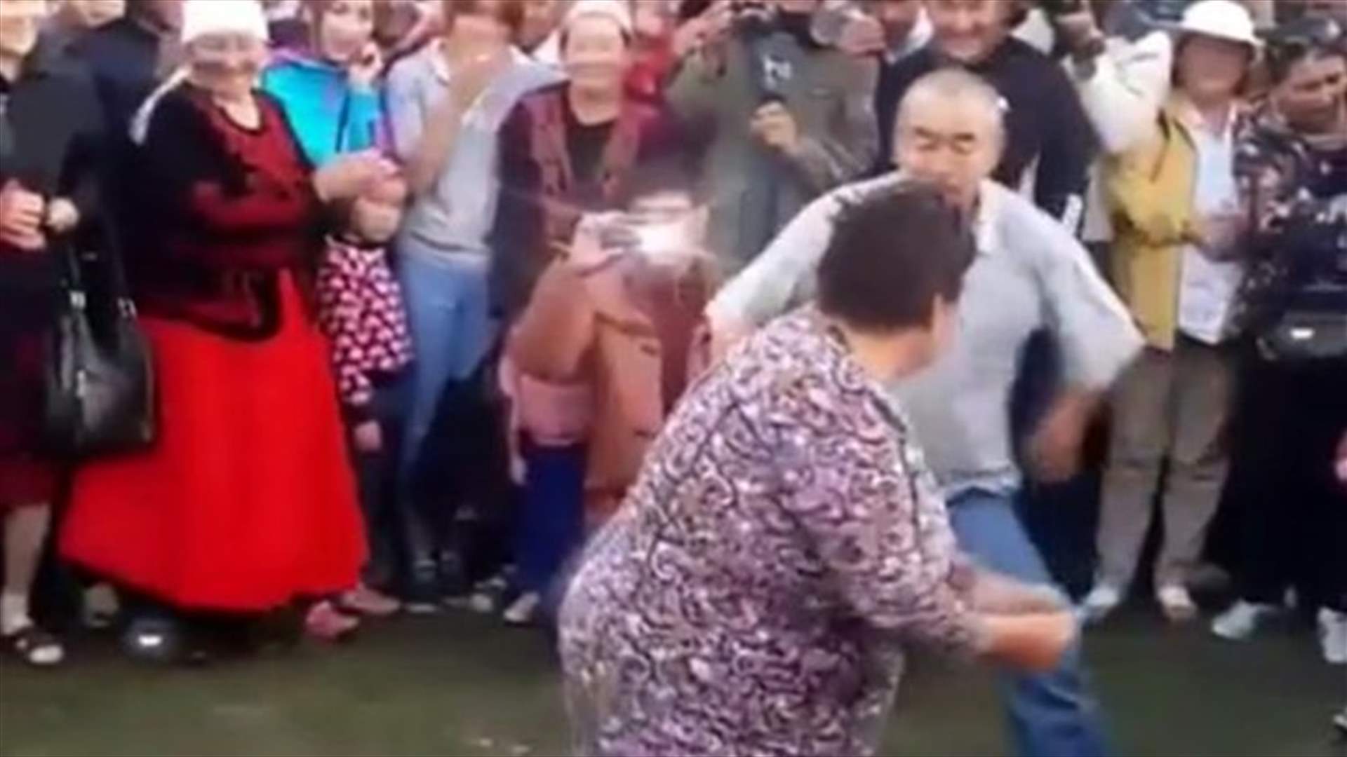 بالفيديو: ثنائي يغير مفهوم العمر    