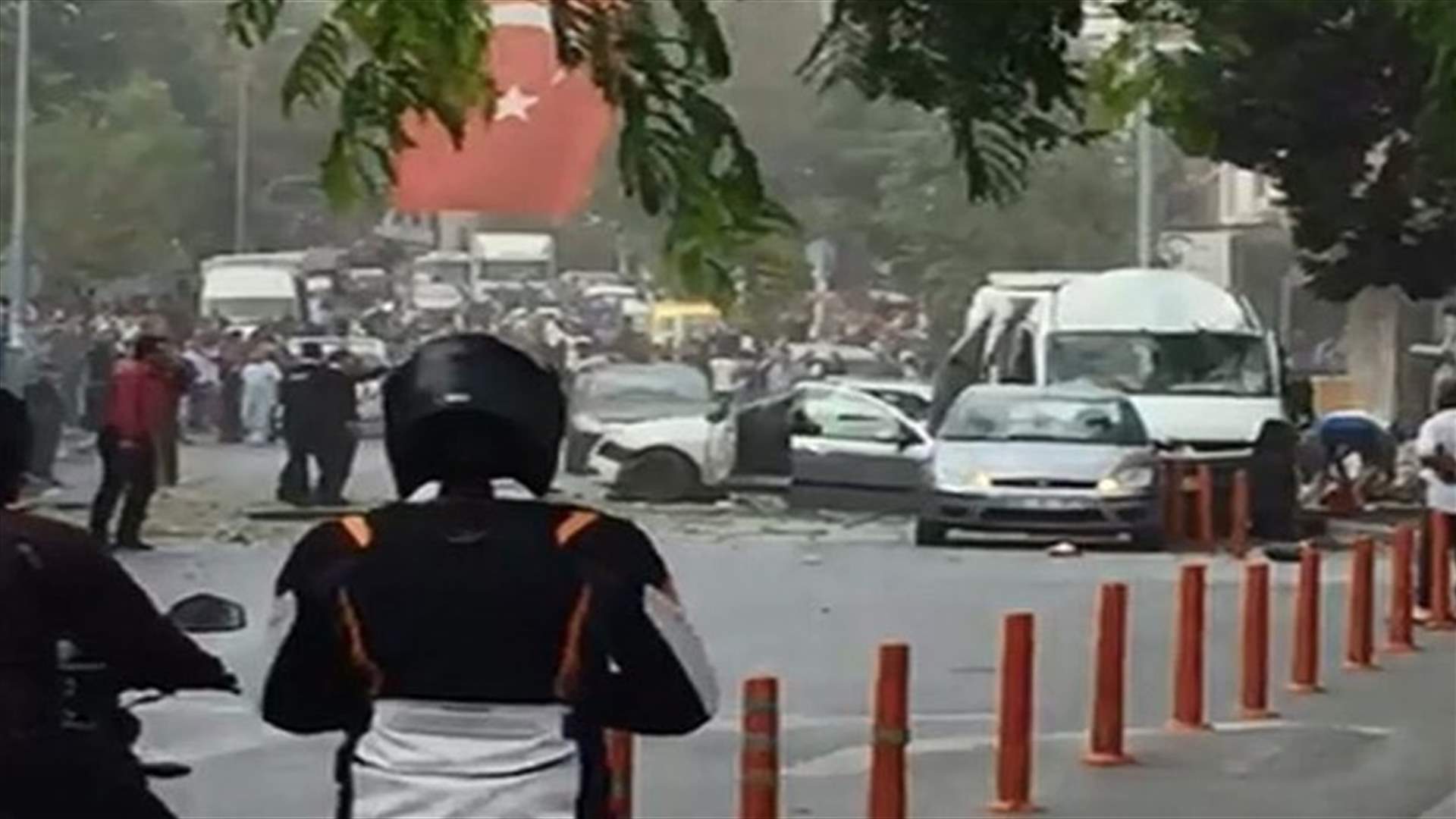 'Motorbike bomb' blast in Istanbul wounds 10 - governor