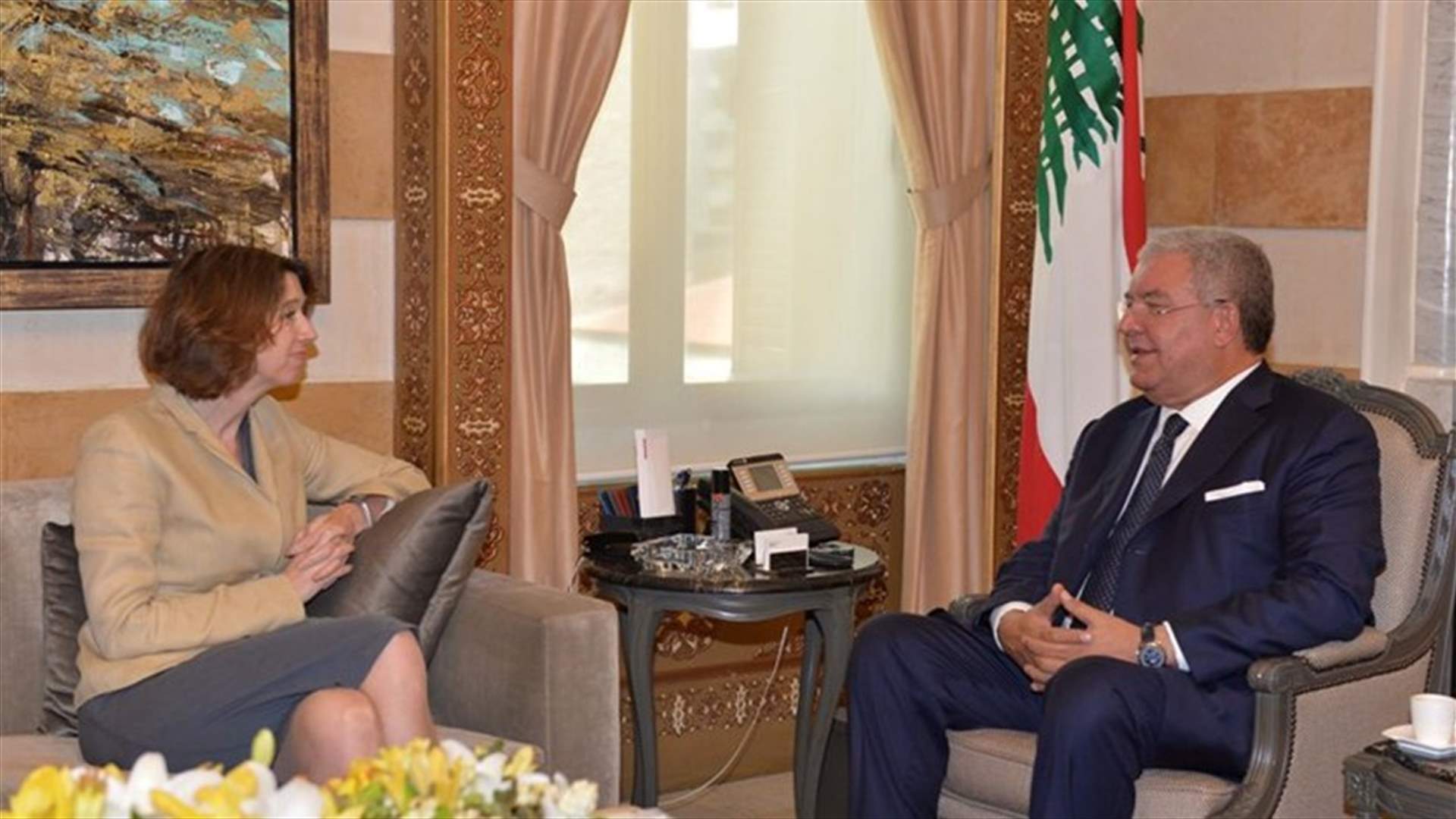 المشنوق تبلغ من سفيرة هولندا دعم لبنان بـ 86 مليون أورو