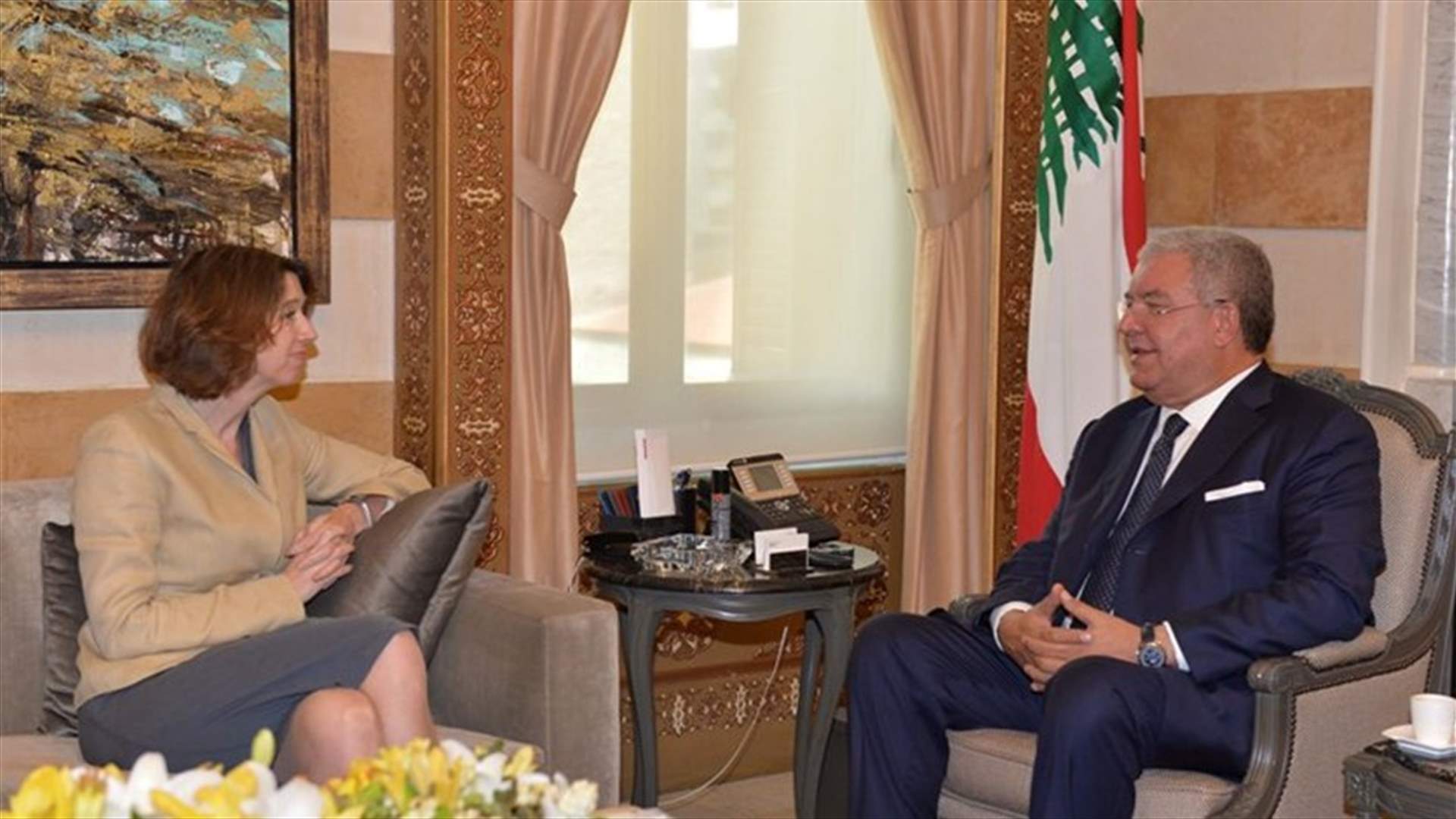 المشنوق تبلغ من سفيرة هولندا دعم لبنان بـ 86 مليون أورو
