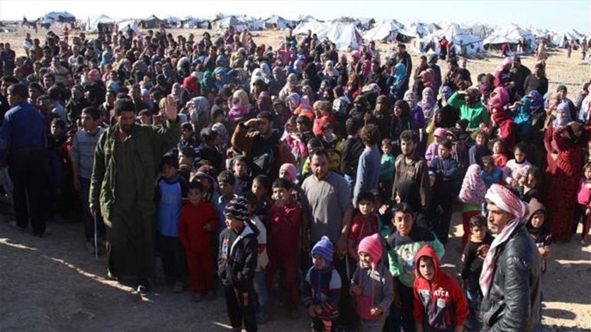الاردن سيسمح مجددا بإدخال مساعدات لـ 75 الف لاجئ عالقين على حدوده مع سوريا