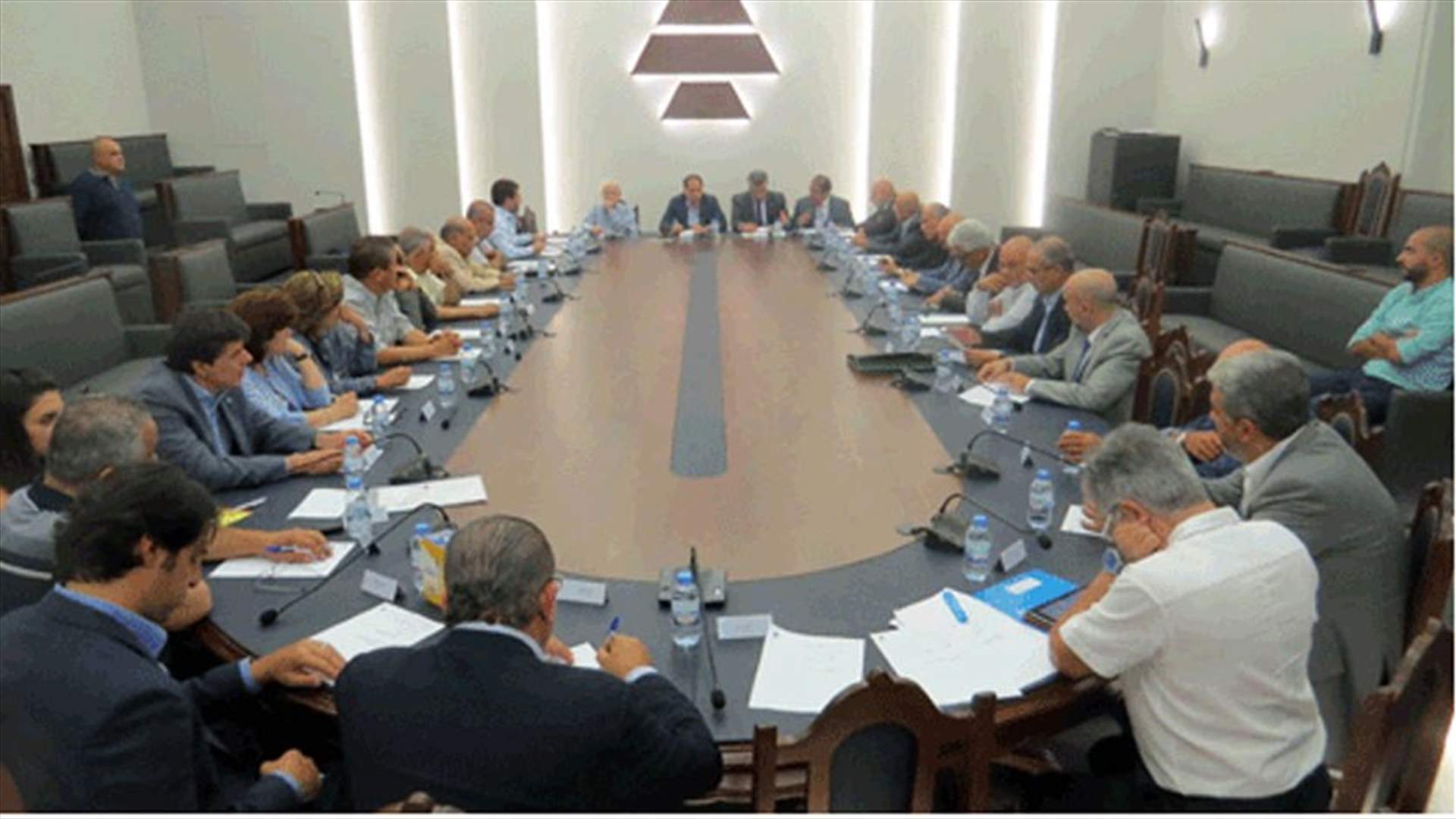 الكتائب: نرفض فرض رئيس بالقوة