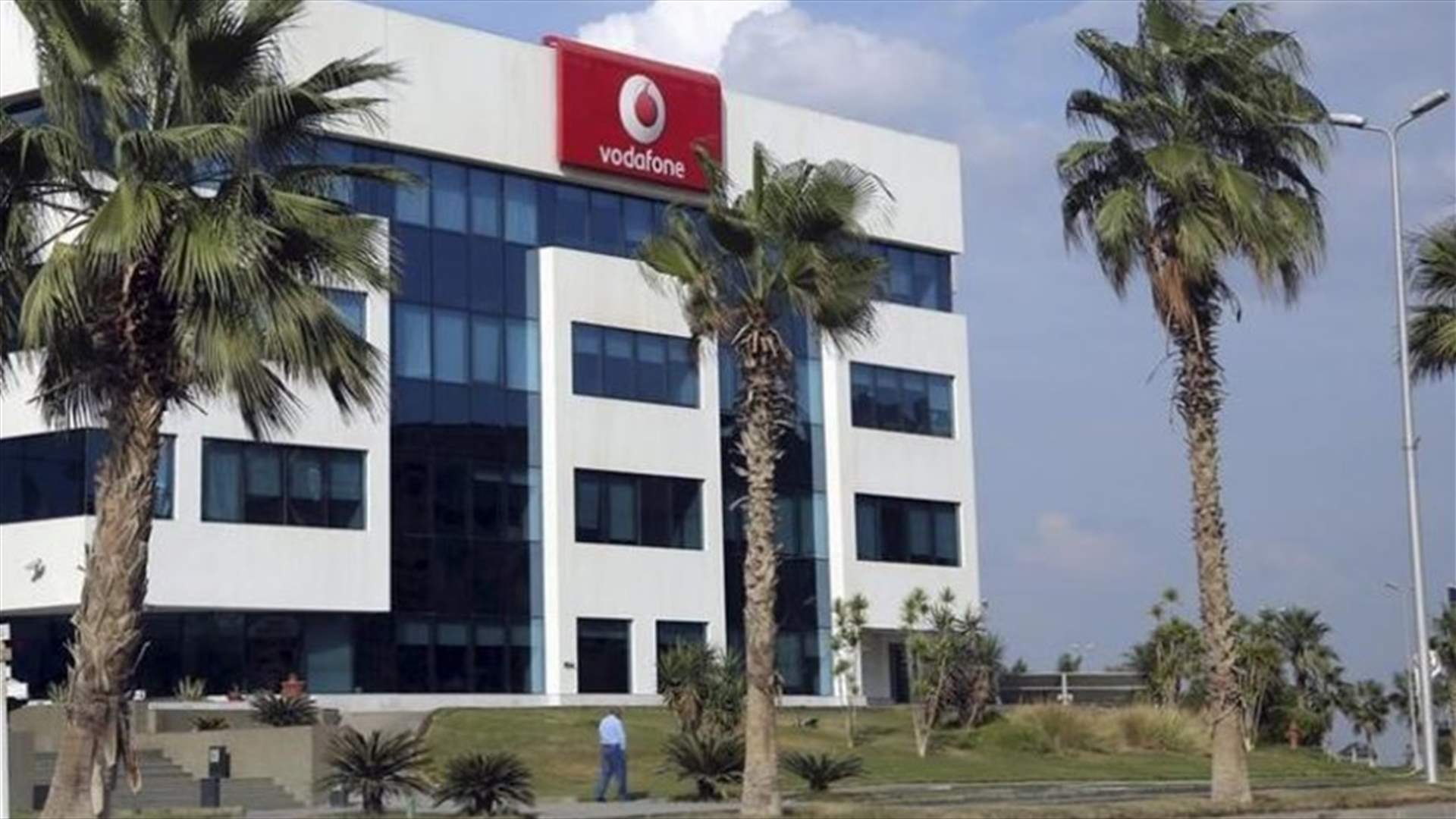Vodafone Egypt, Etisalat sign 4G license agreements with regulator