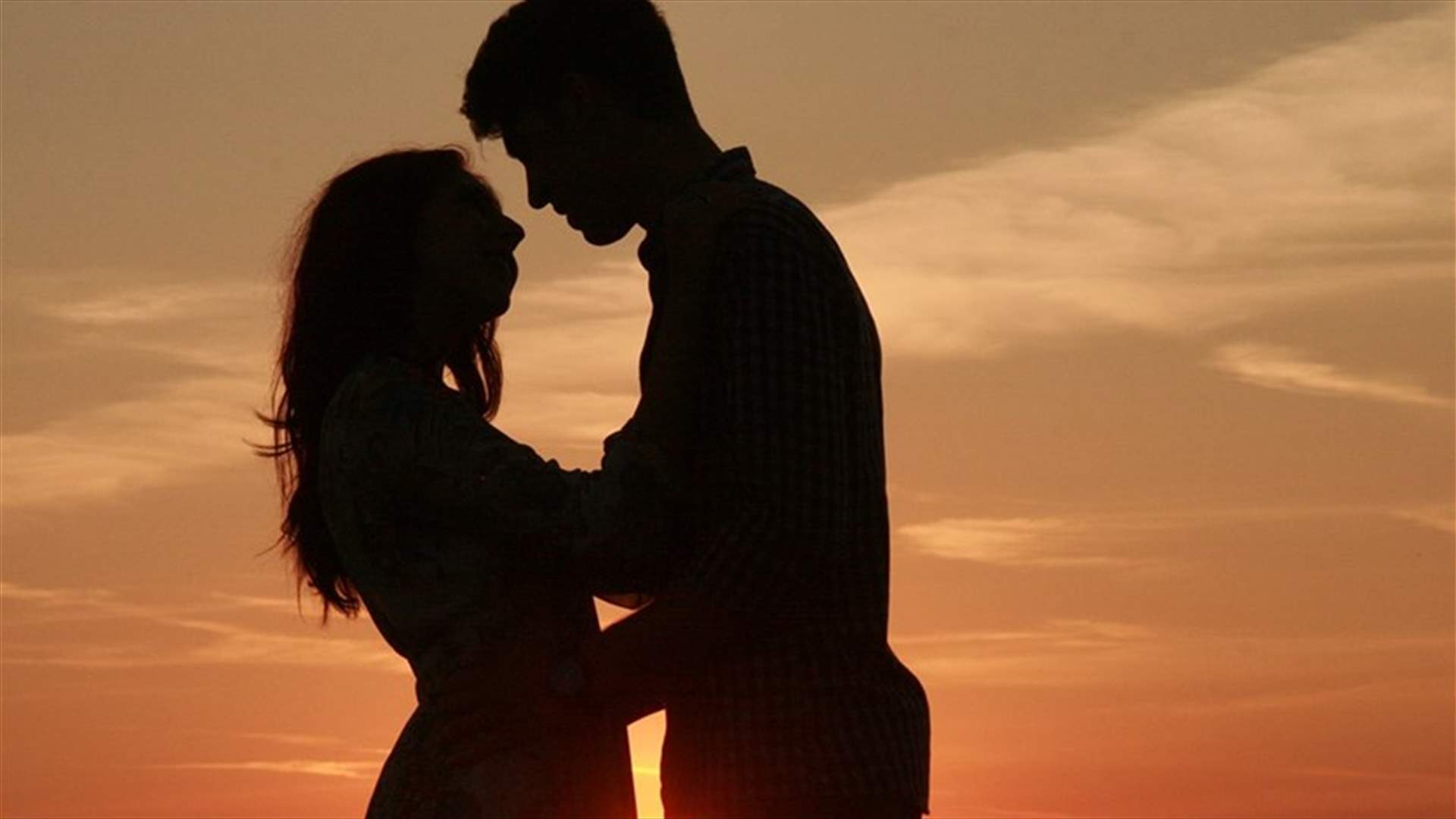 3 تصرفات تقوم بها النساء... يعشقها الرجال