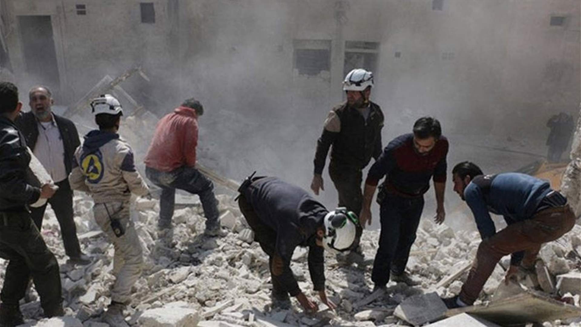 مقتل 12 مدنيا جراء غارات على شرق حلب 