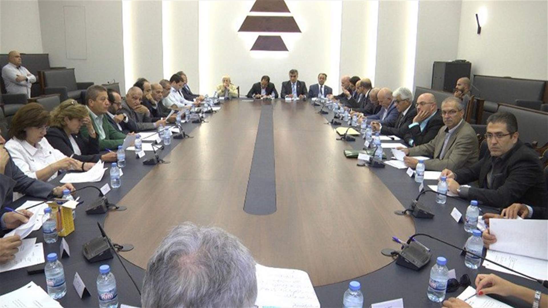 Kataeb renews commitment to Constitution  