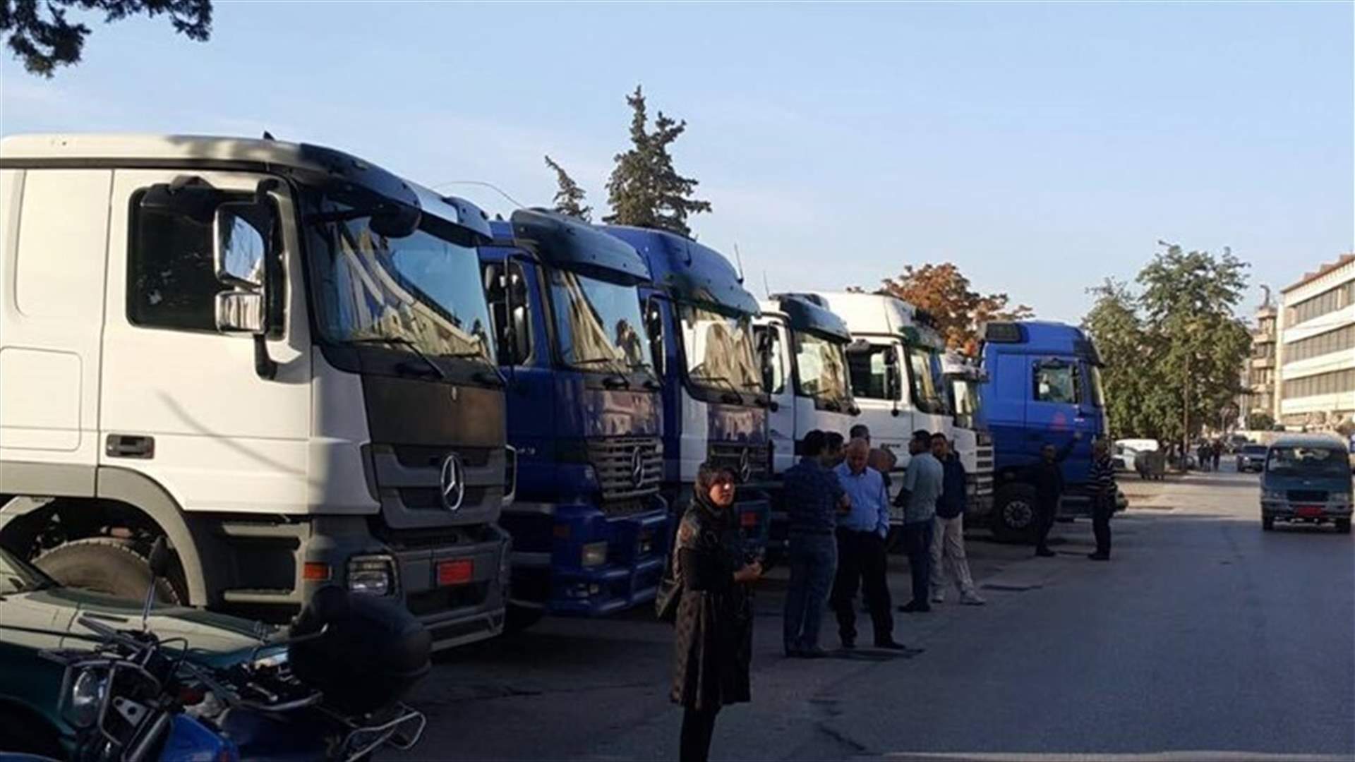Transportation unions continue strike