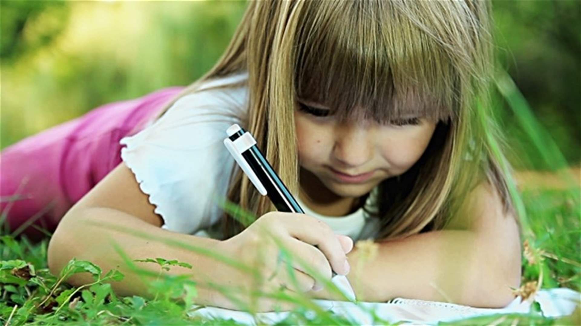 رسومات طفلة في الخامسة من العمر أقلقت أهلها وكشفت حقيقة مؤلمة عنها