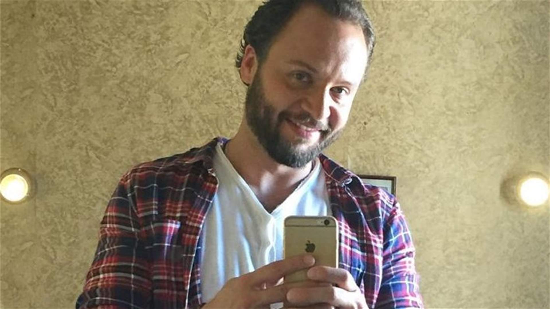 بالصورة: بعد مرور 12 عاماً على زواجهما.. رومانسيّة مكسيم خليل وزوجته في فرنسا