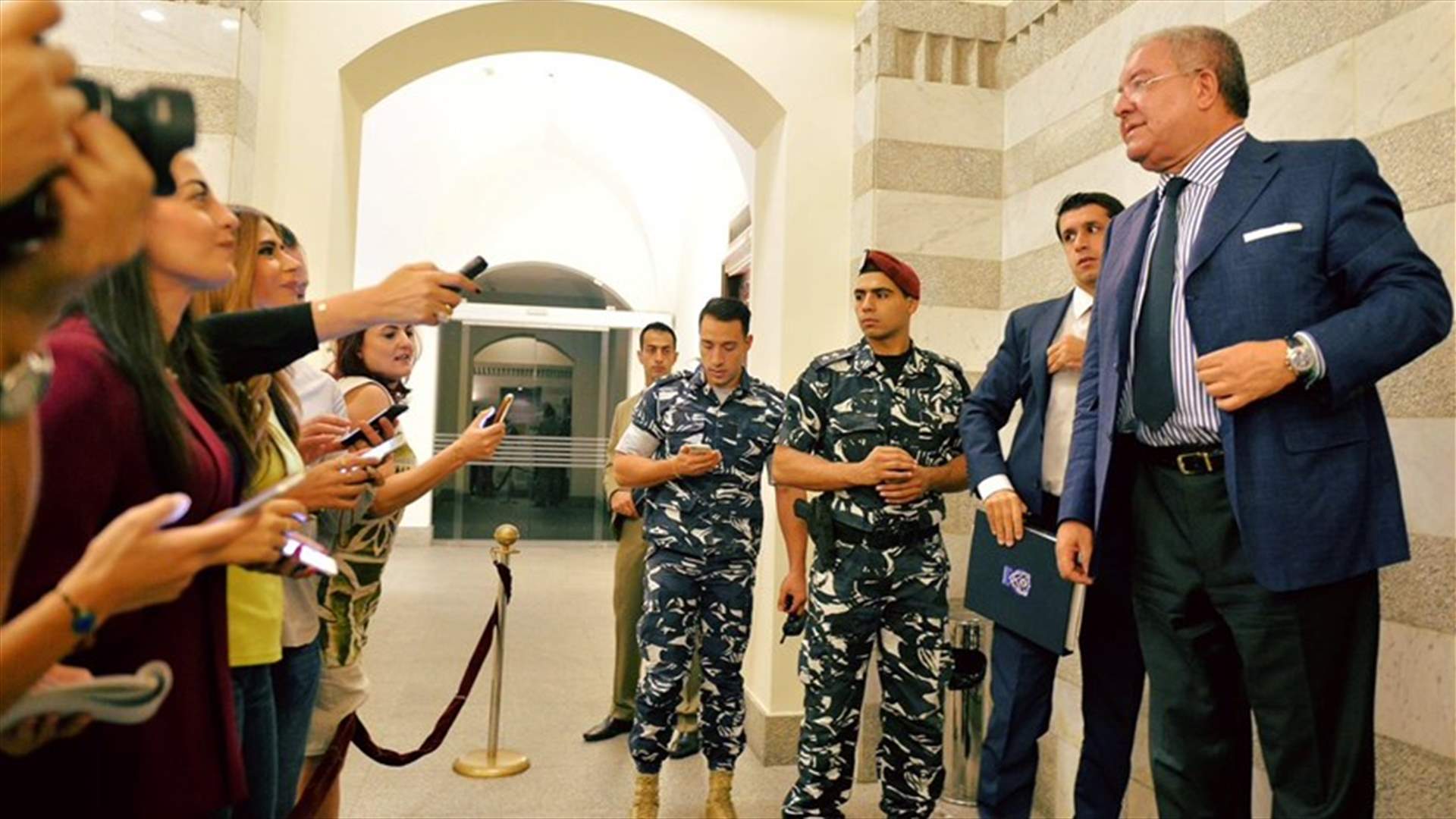  نهاد المشنوق: إقفال مكاتب حماة الديار في كل لبنان
