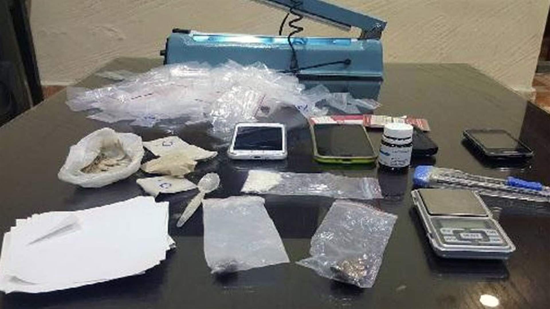 توقيف مروج وطباخ مخدرات في جونية